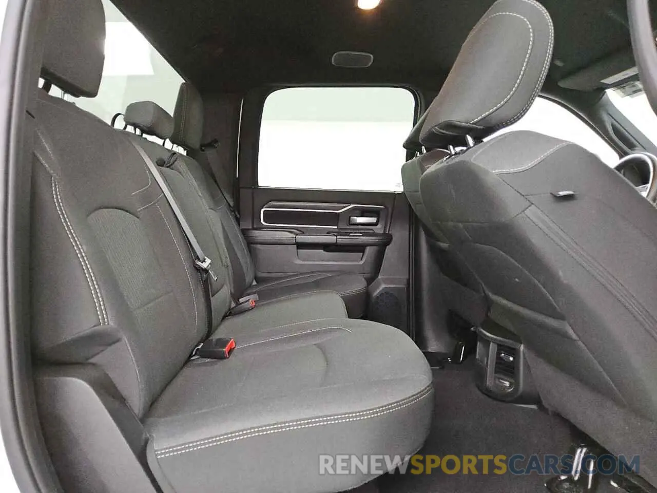 10 fotografías del automóvil dañado 3C6UR5DJXRG395201 RAM 2500 2024