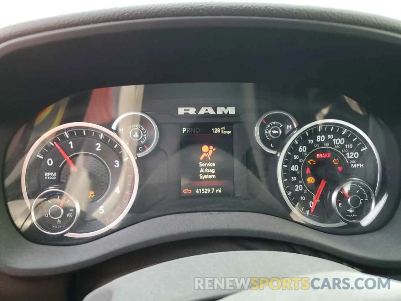 8 fotografías del automóvil dañado 3C6UR5DL0RG176975 RAM 2500 2024