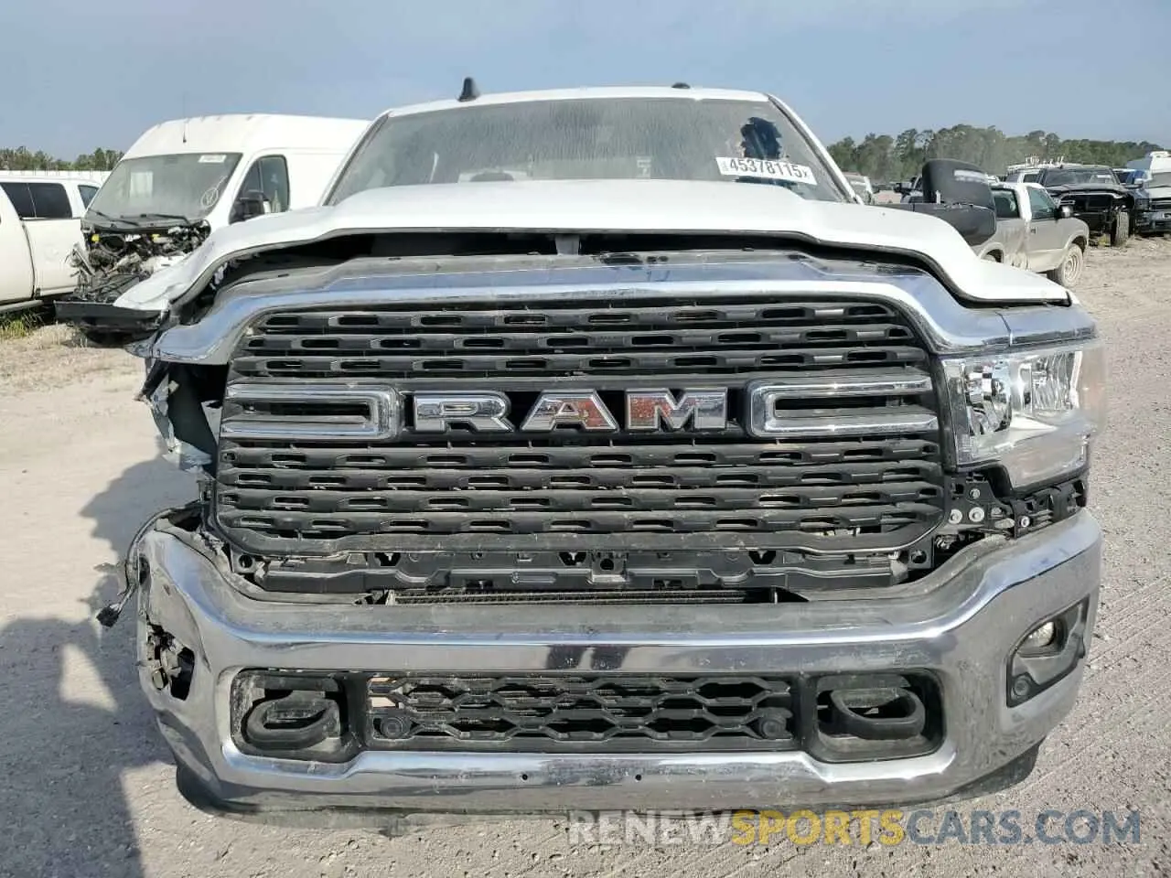 9 fotografías del automóvil dañado 3C6UR5DL0RG176975 RAM 2500 2024