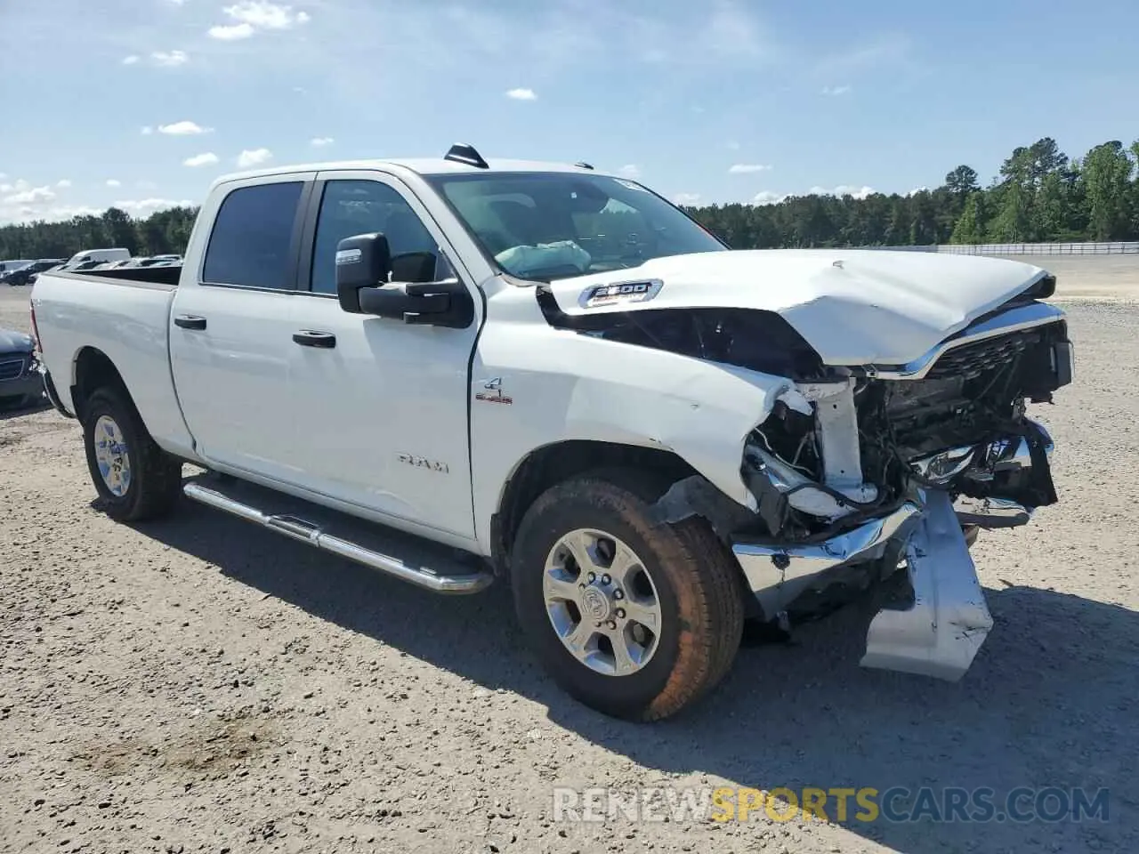 4 fotografías del automóvil dañado 3C6UR5DL0RG338202 RAM 2500 2024