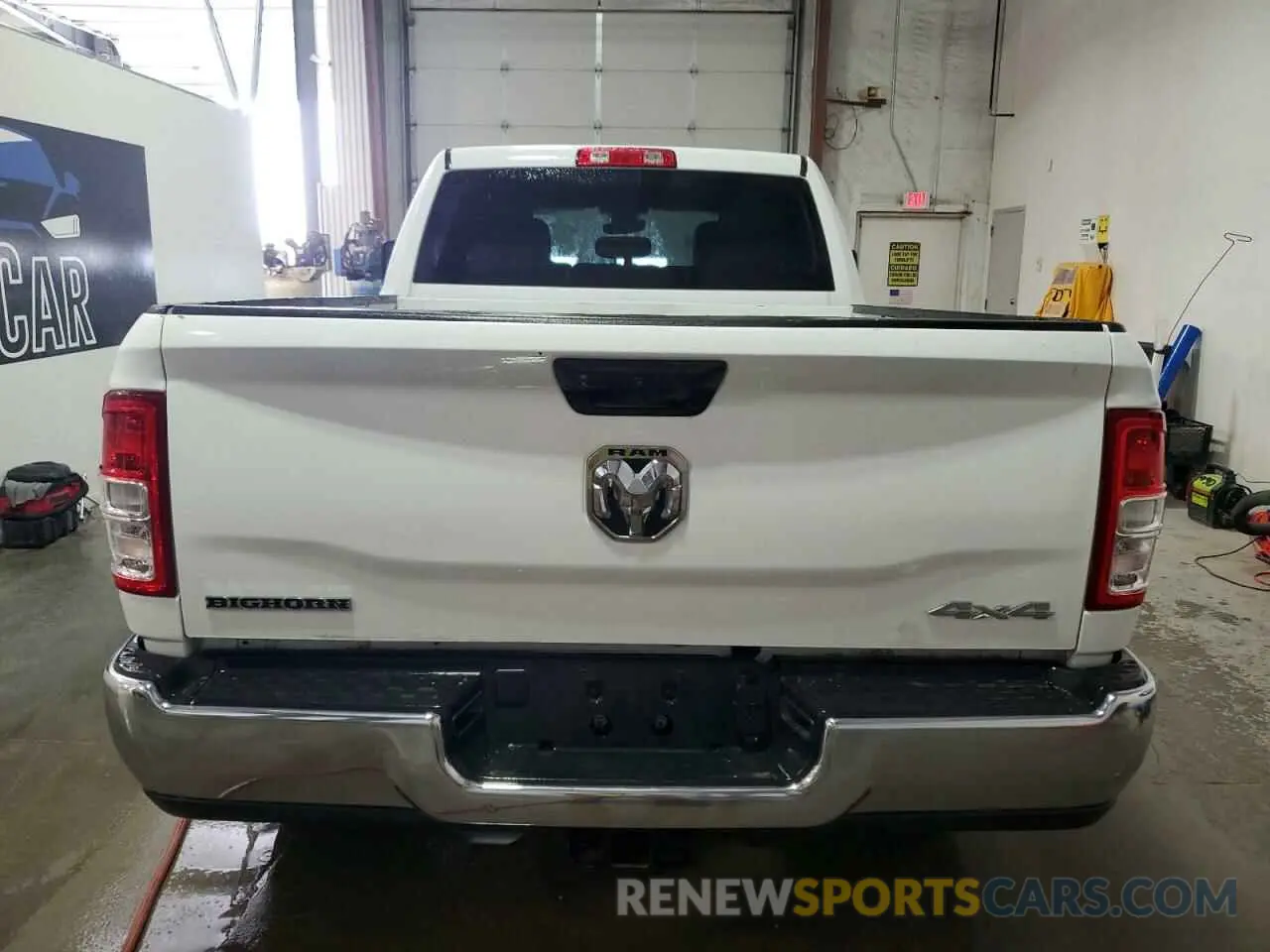 6 fotografías del automóvil dañado 3C6UR5DL1RG266801 RAM 2500 2024