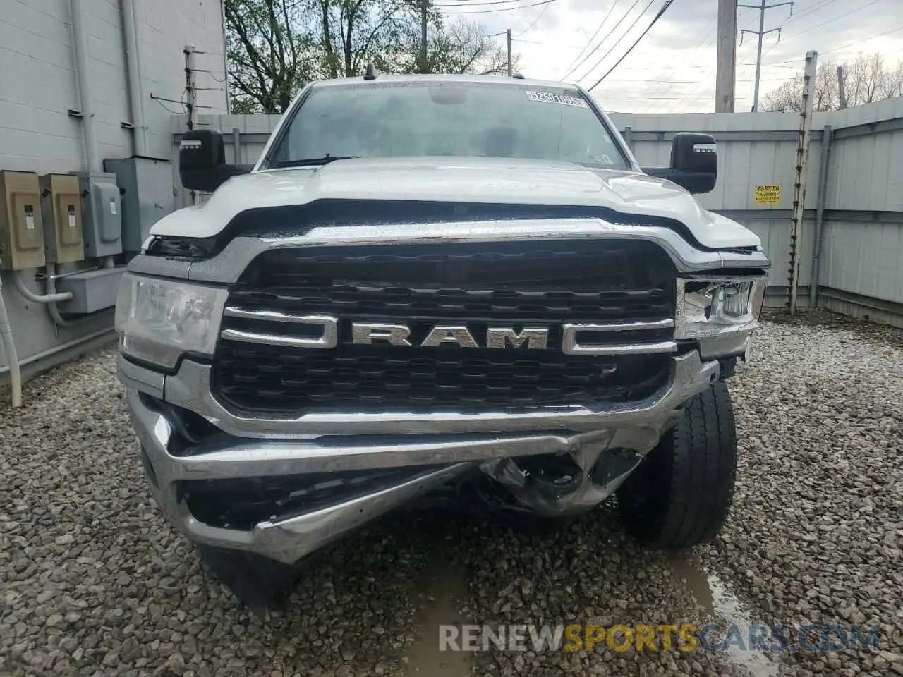 5 fotografías del automóvil dañado 3C6UR5DL1RG343439 RAM 2500 2024