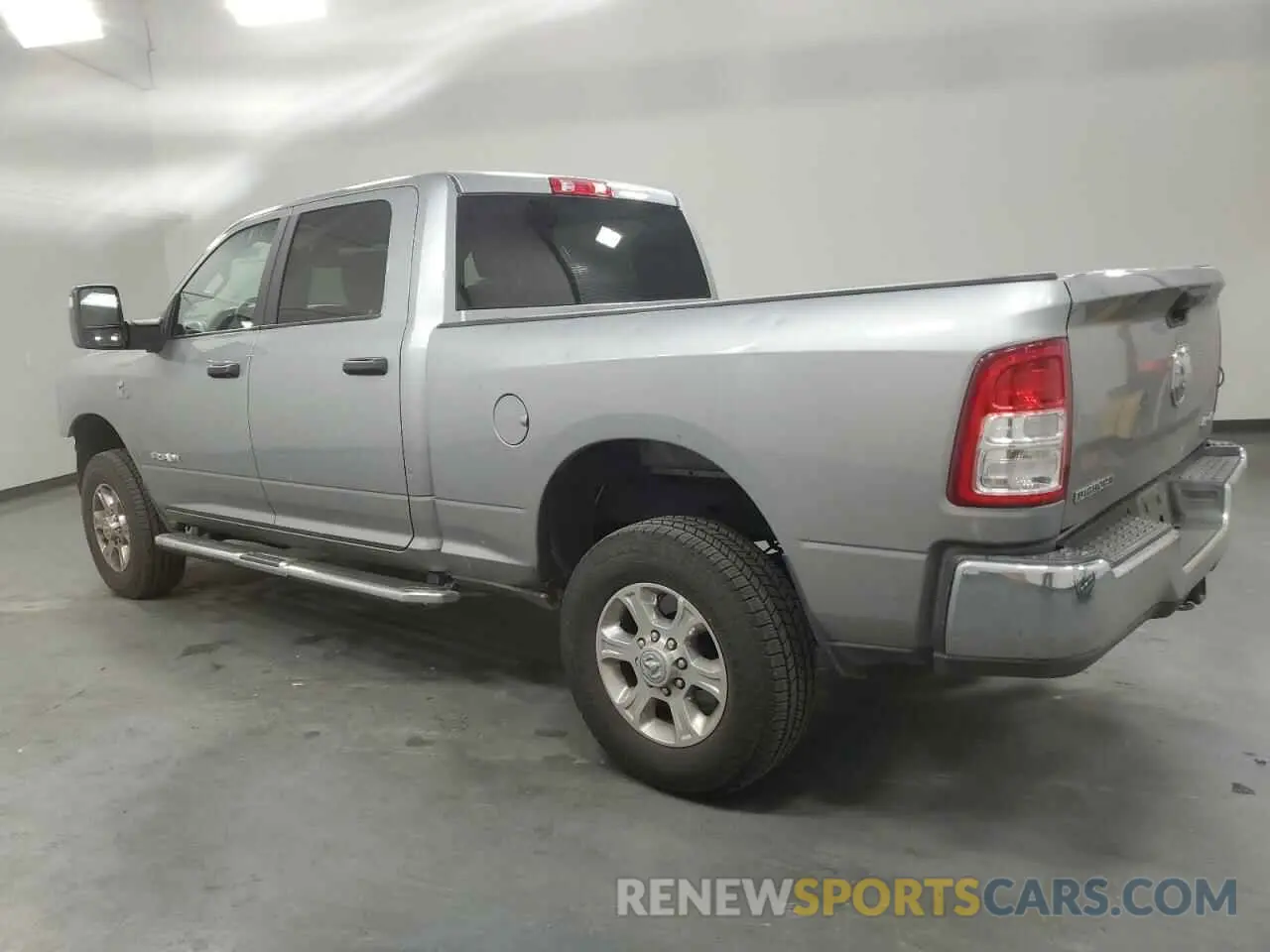 2 fotografías del automóvil dañado 3C6UR5DL2RG266547 RAM 2500 2024