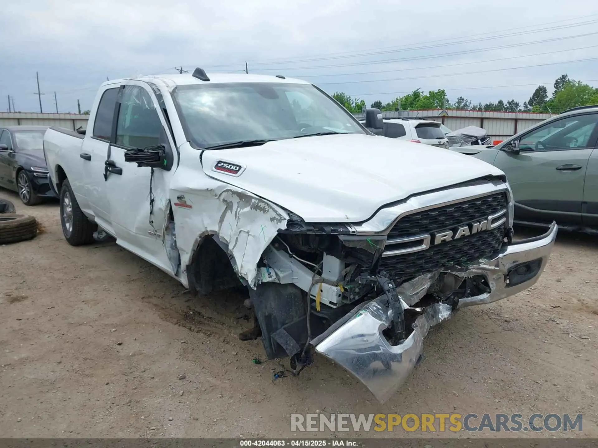 1 fotografías del automóvil dañado 3C6UR5DL2RG285616 RAM 2500 2024