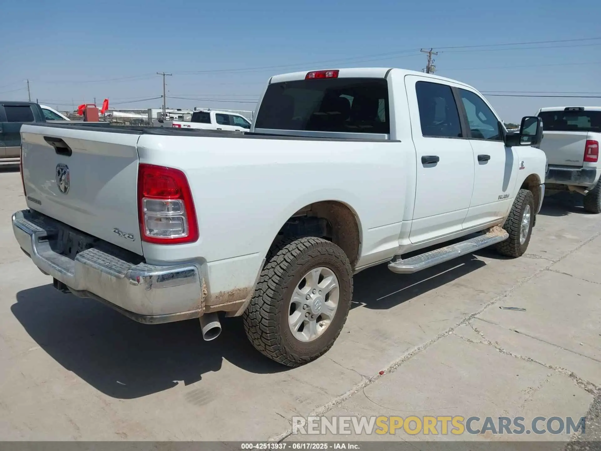 4 fotografías del automóvil dañado 3C6UR5DL2RG339979 RAM 2500 2024