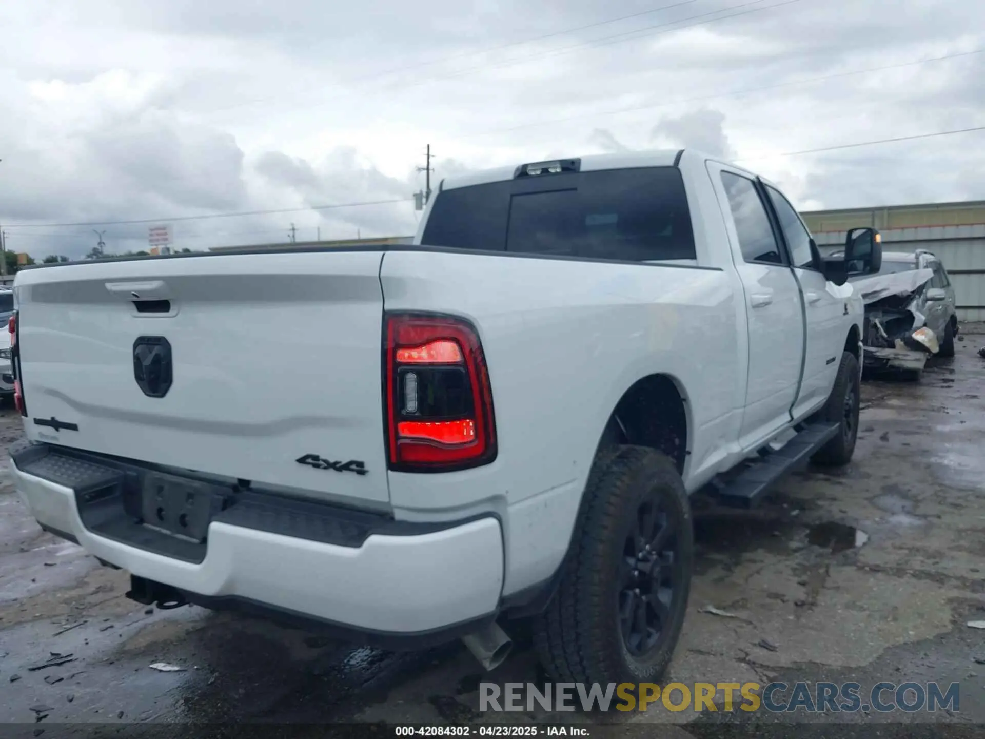 4 fotografías del automóvil dañado 3C6UR5DL2RG378362 RAM 2500 2024