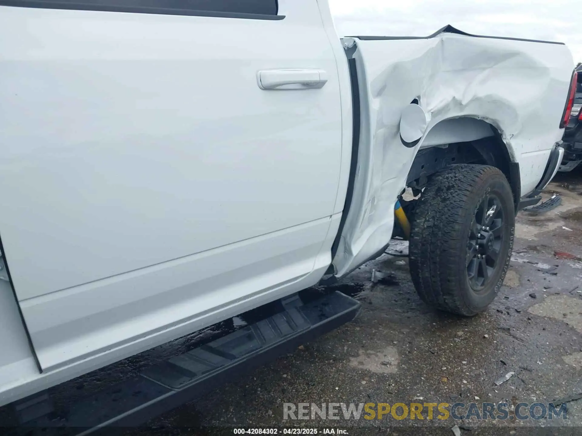 6 fotografías del automóvil dañado 3C6UR5DL2RG378362 RAM 2500 2024