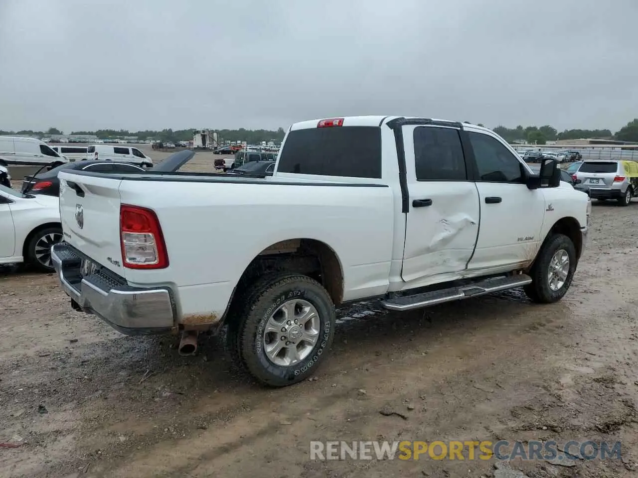 3 fotografías del automóvil dañado 3C6UR5DL4RG384549 RAM 2500 2024
