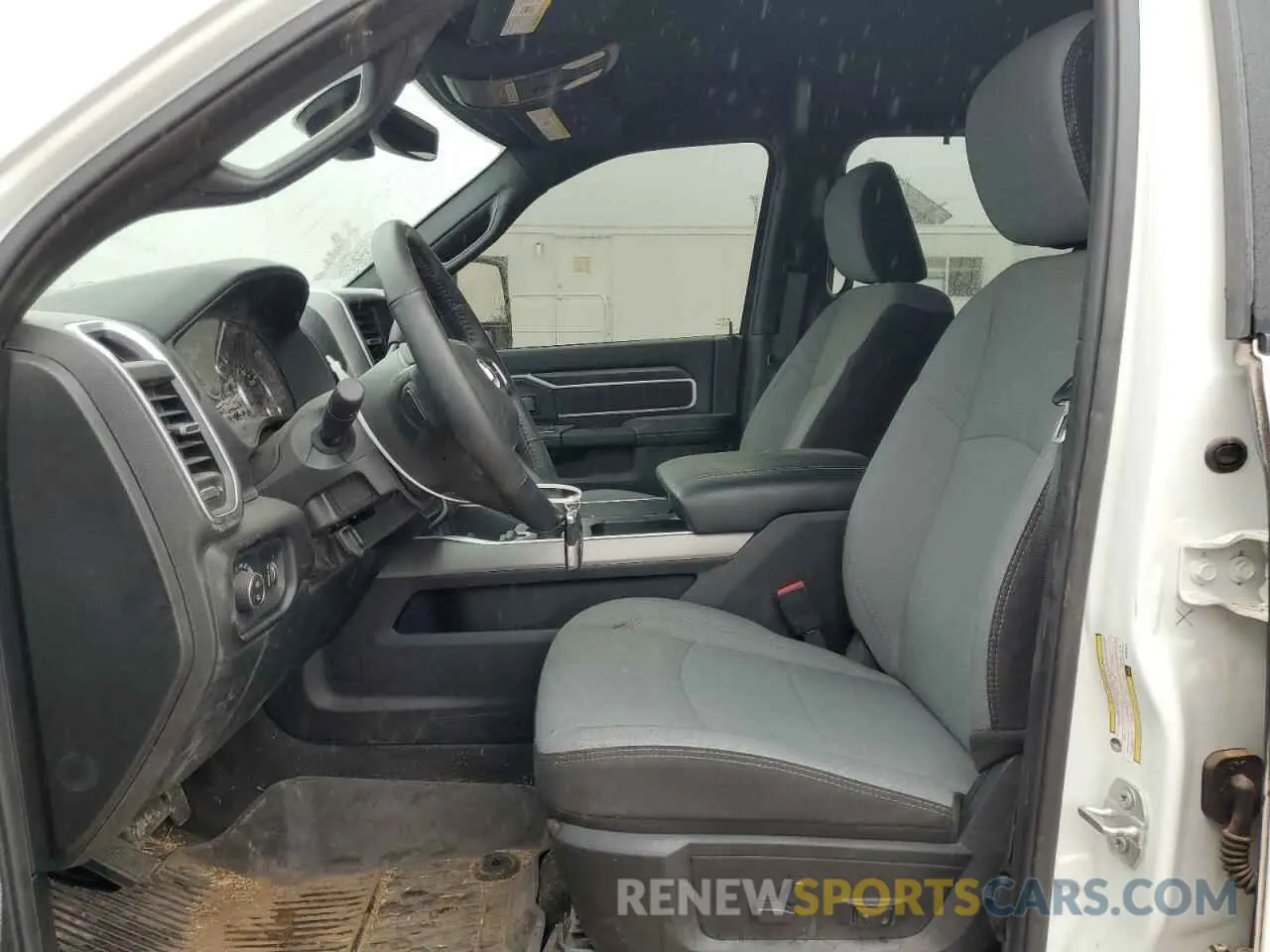 7 fotografías del automóvil dañado 3C6UR5DL4RG384549 RAM 2500 2024