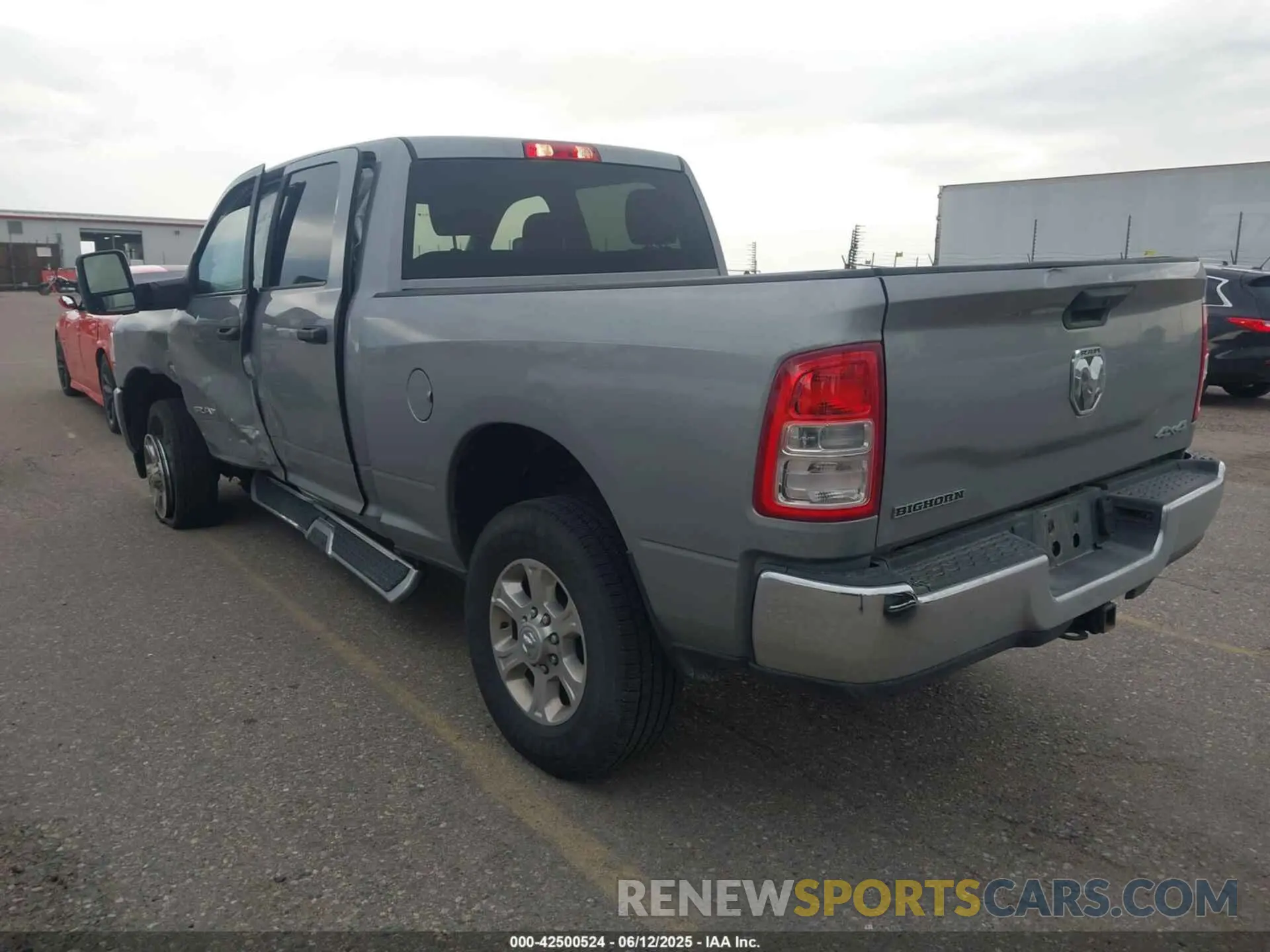 3 fotografías del automóvil dañado 3C6UR5DL5RG154048 RAM 2500 2024