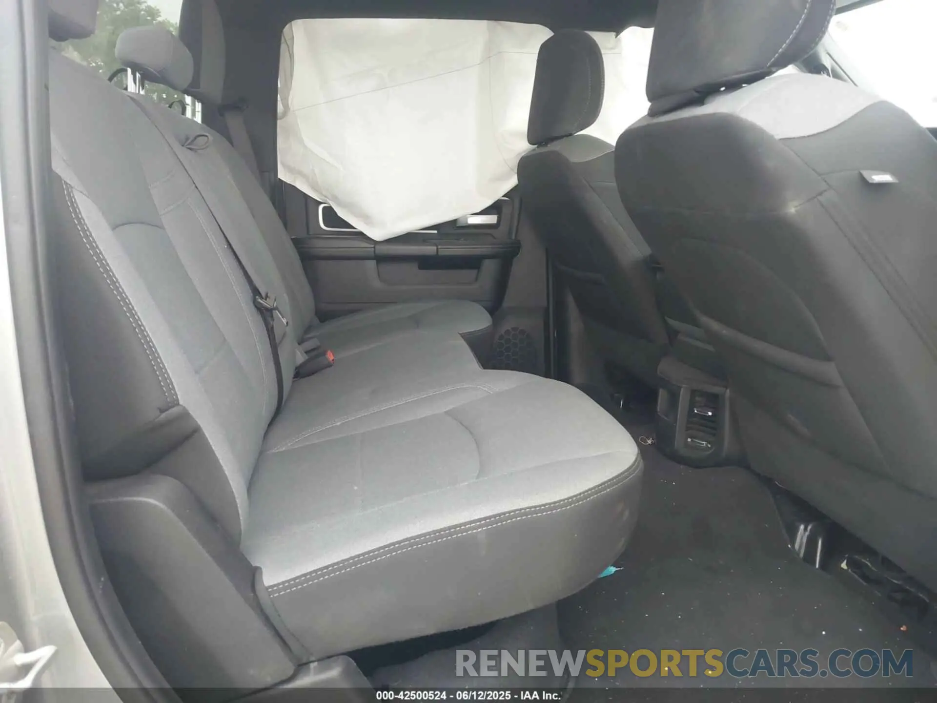 8 fotografías del automóvil dañado 3C6UR5DL5RG154048 RAM 2500 2024