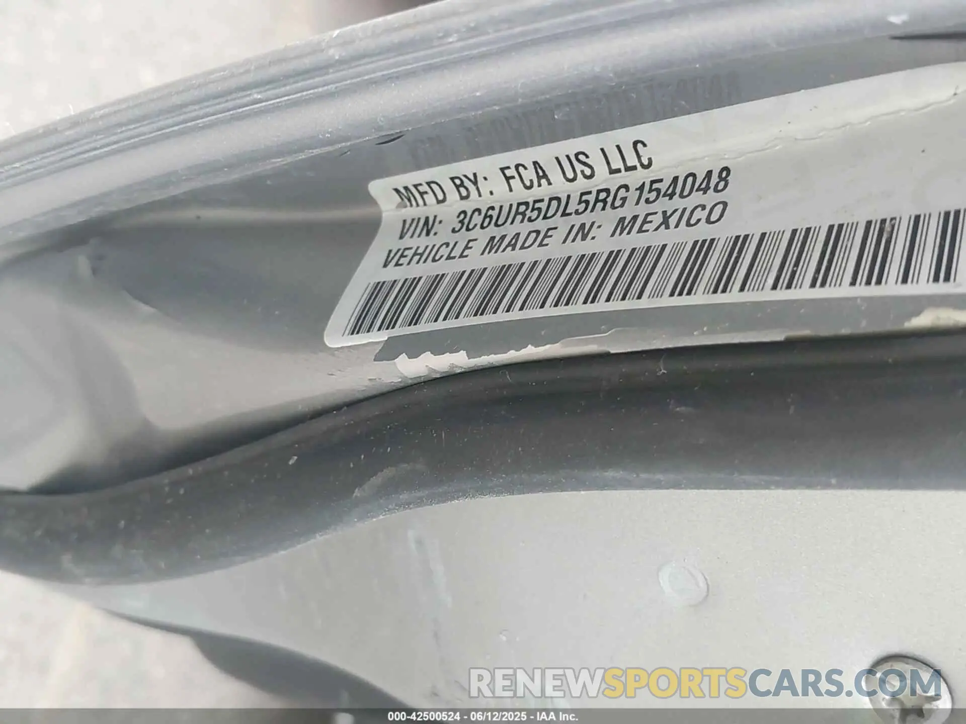 9 fotografías del automóvil dañado 3C6UR5DL5RG154048 RAM 2500 2024
