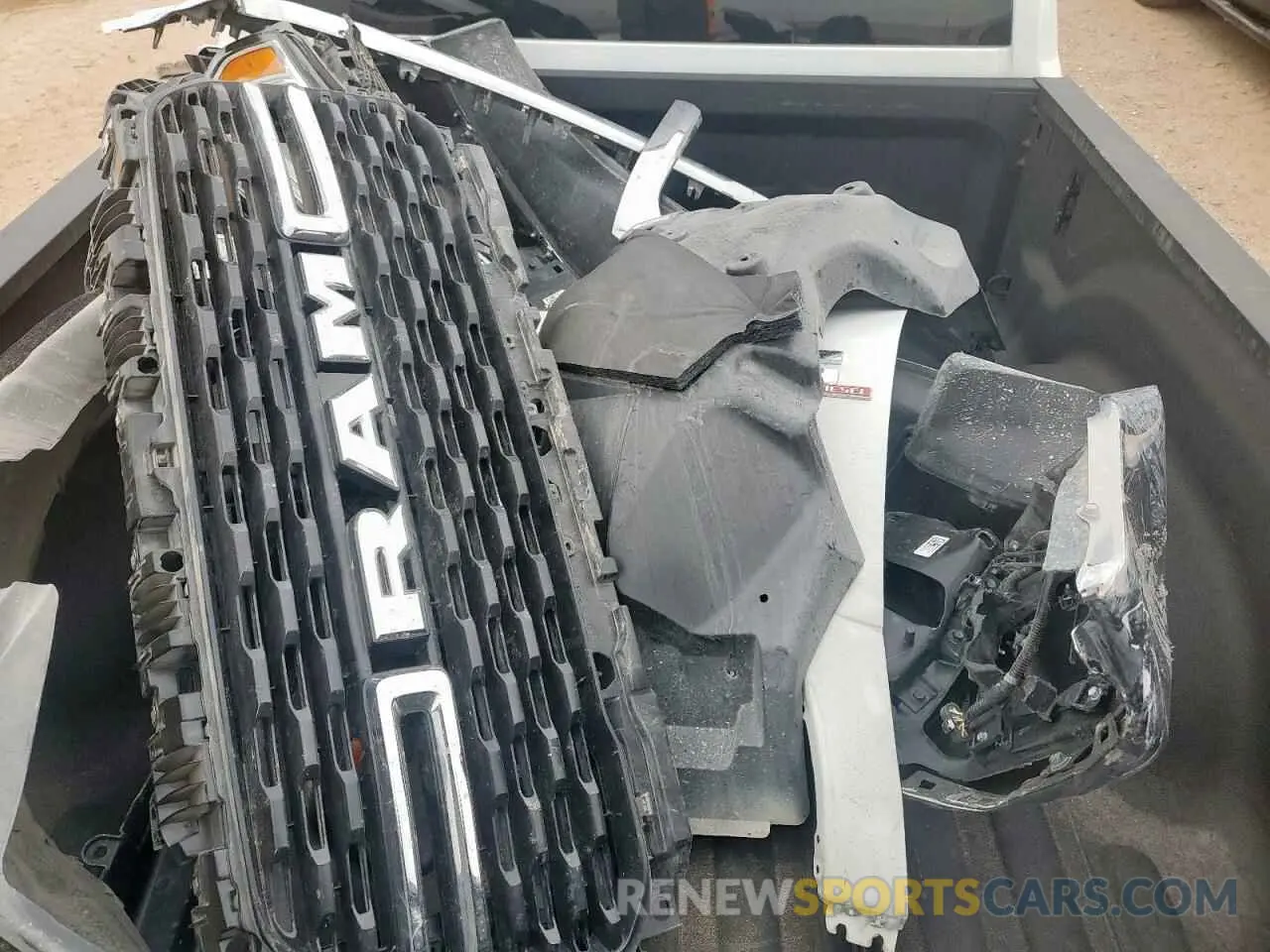 12 fotografías del automóvil dañado 3C6UR5DL5RG233994 RAM 2500 2024