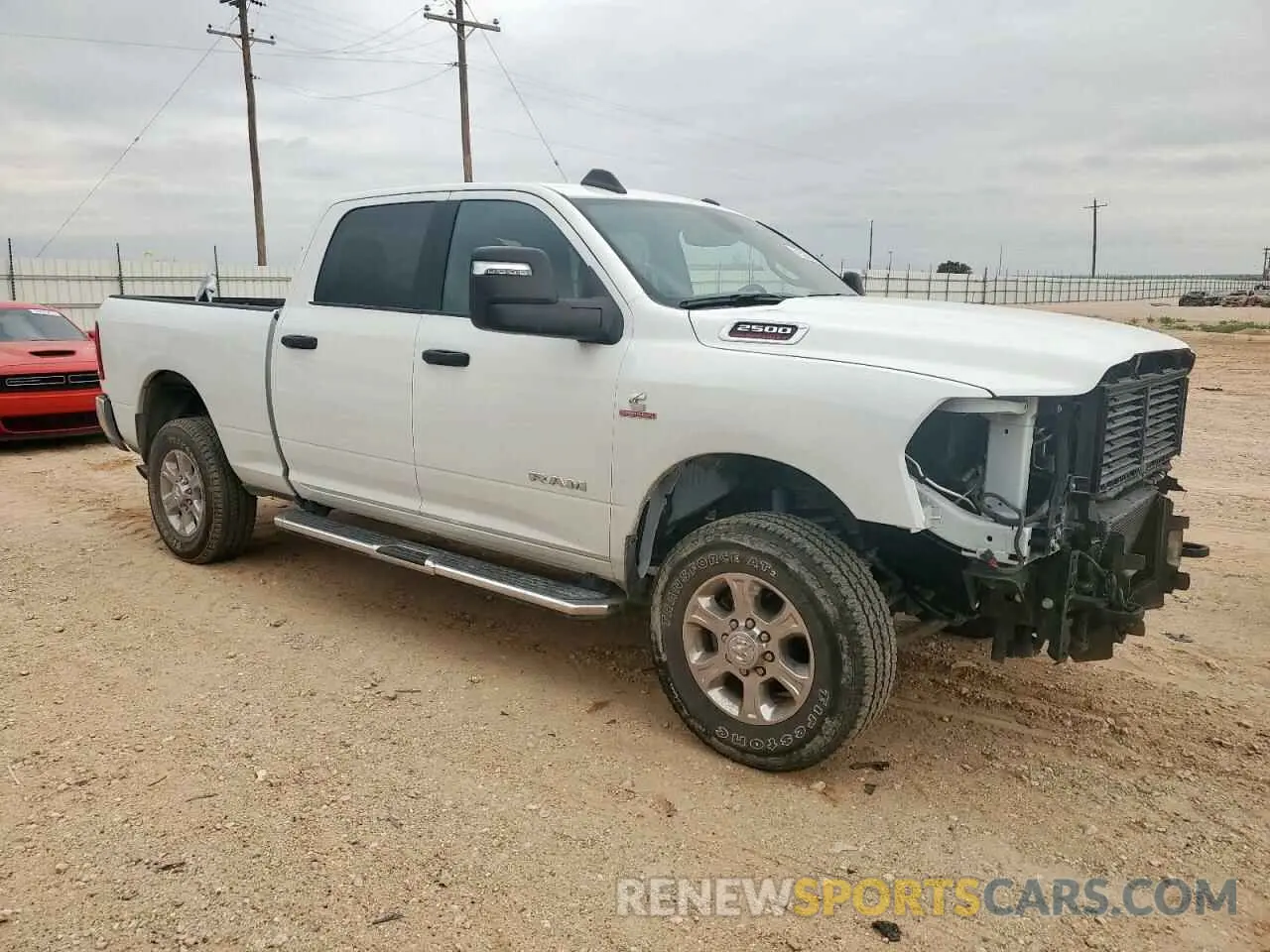 4 fotografías del automóvil dañado 3C6UR5DL5RG233994 RAM 2500 2024