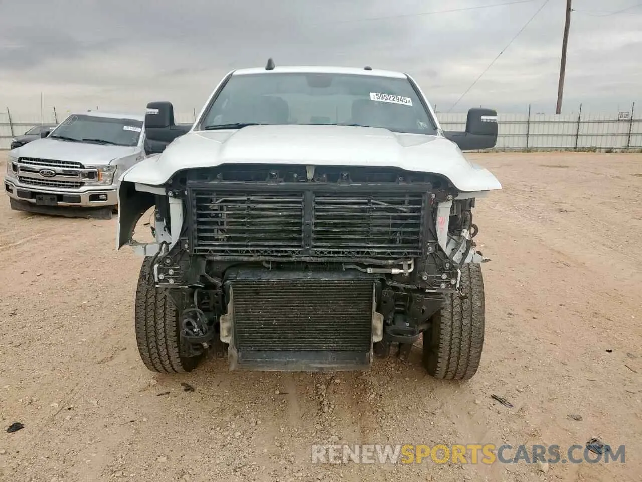 5 fotografías del automóvil dañado 3C6UR5DL5RG233994 RAM 2500 2024