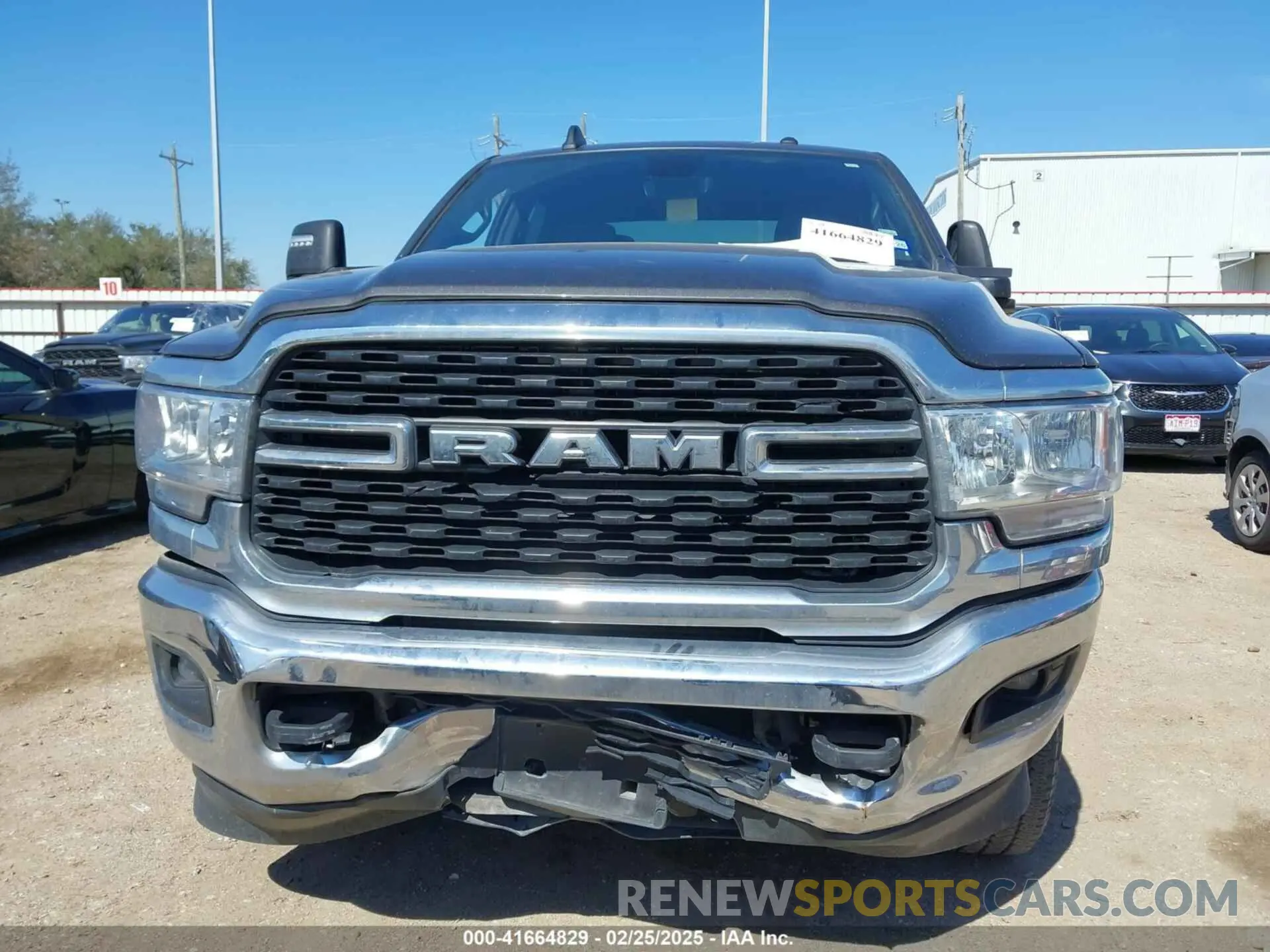 11 fotografías del automóvil dañado 3C6UR5DL5RG266610 RAM 2500 2024