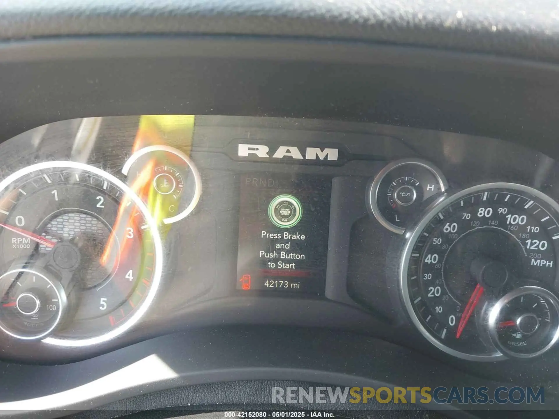 7 fotografías del automóvil dañado 3C6UR5DL5RG291586 RAM 2500 2024