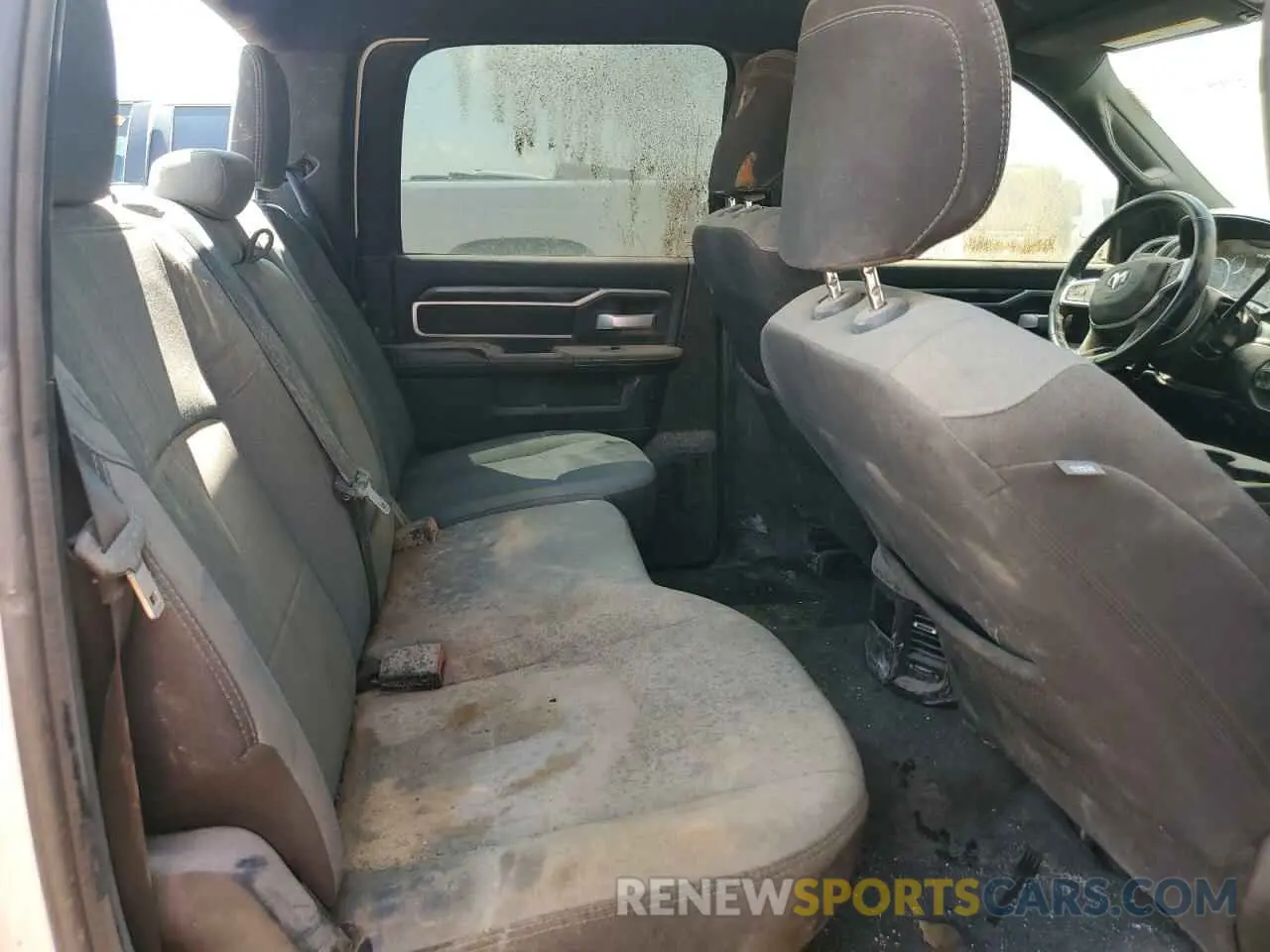 10 fotografías del automóvil dañado 3C6UR5DL6RG106266 RAM 2500 2024