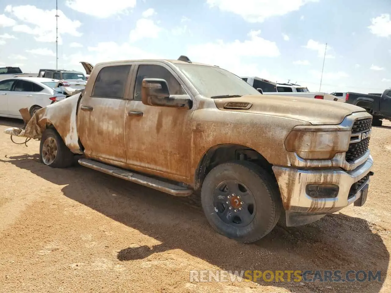 4 fotografías del automóvil dañado 3C6UR5DL6RG106266 RAM 2500 2024