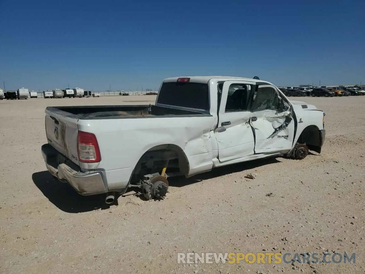 3 fotografías del automóvil dañado 3C6UR5DL6RG156245 RAM 2500 2024