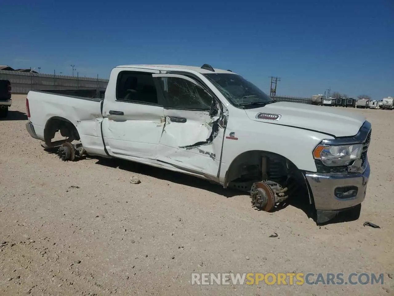 4 fotografías del automóvil dañado 3C6UR5DL6RG156245 RAM 2500 2024