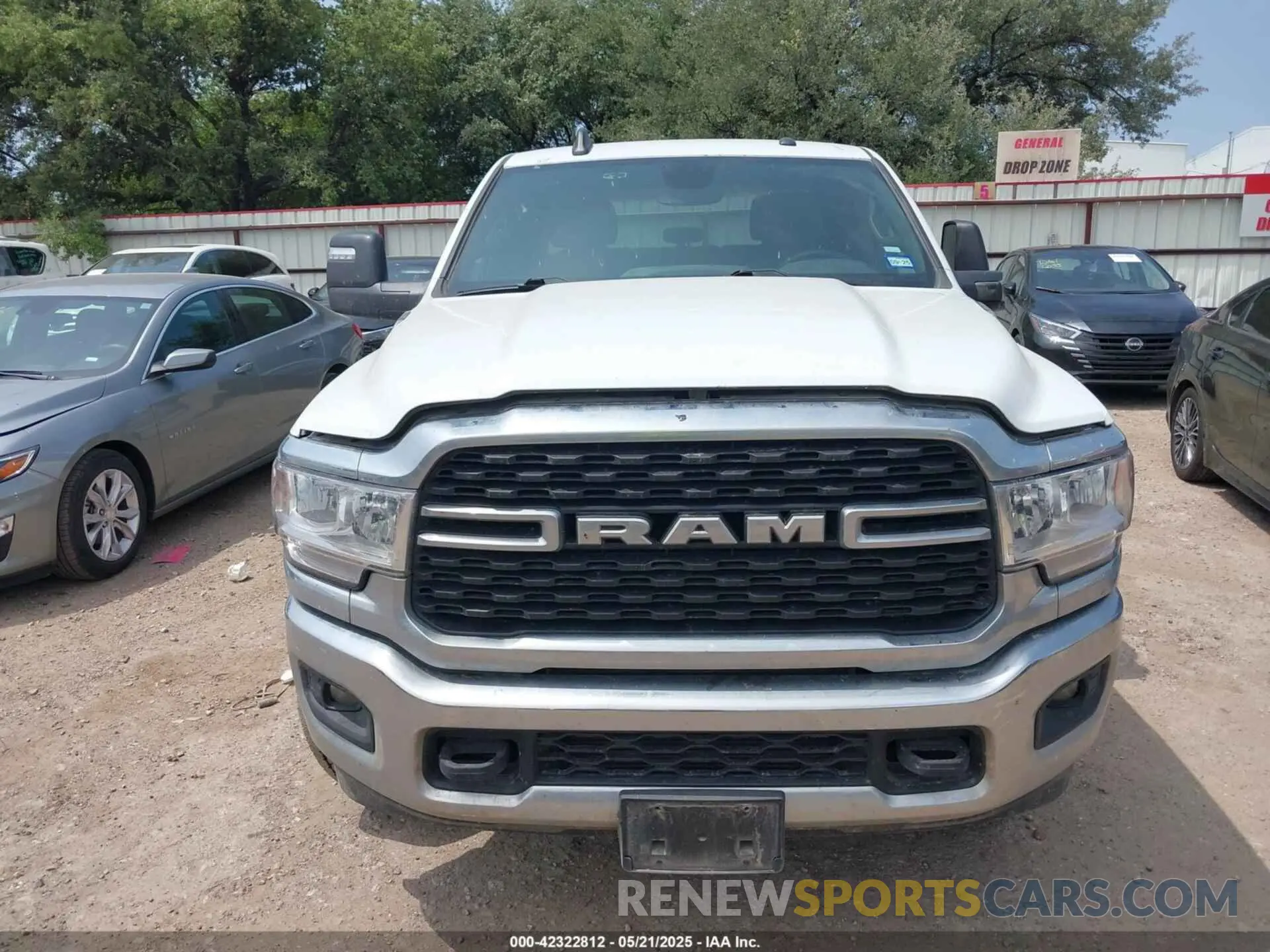 12 fotografías del automóvil dañado 3C6UR5DL6RG157864 RAM 2500 2024