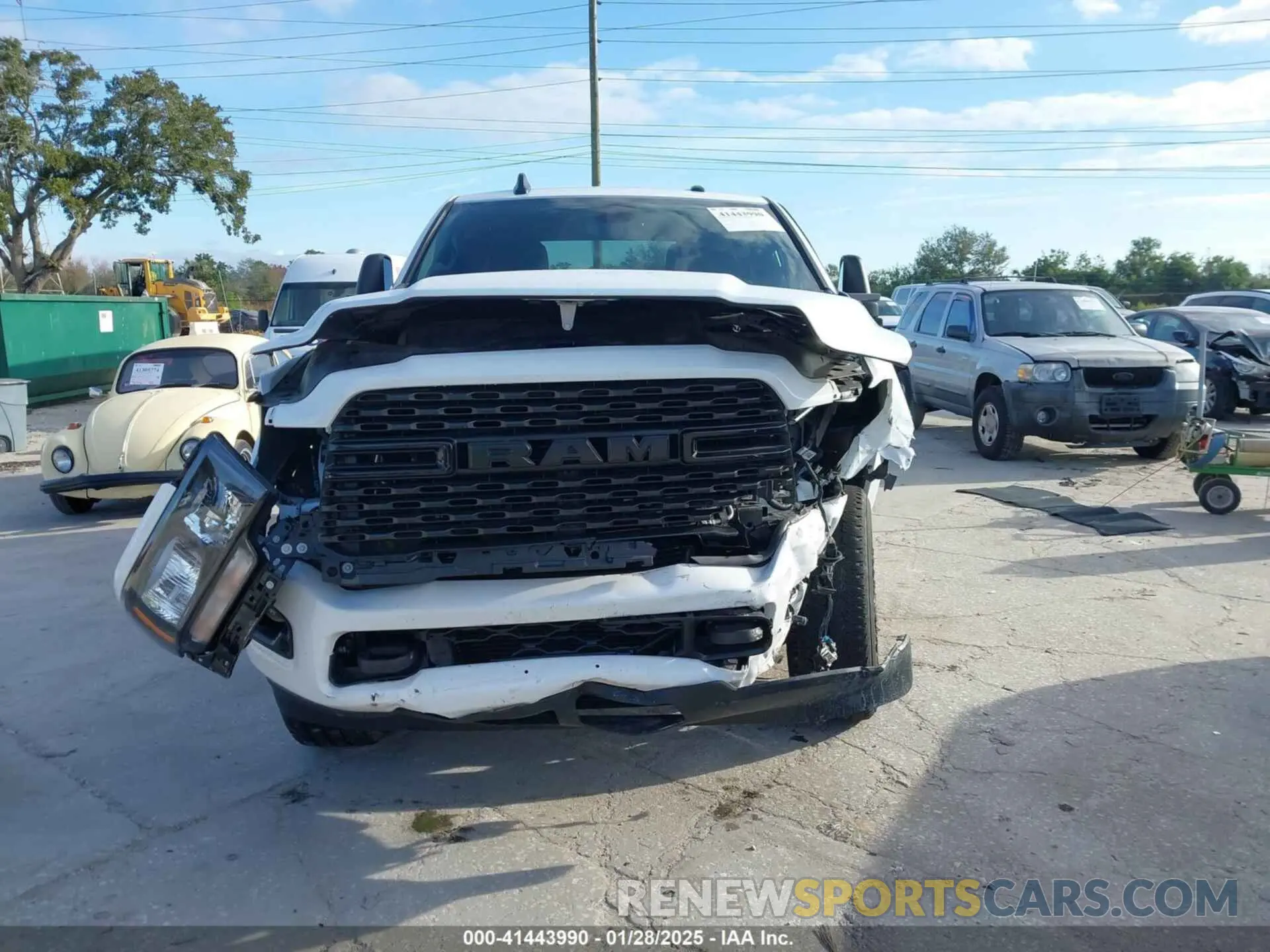 12 fotografías del automóvil dañado 3C6UR5DL7RG144685 RAM 2500 2024