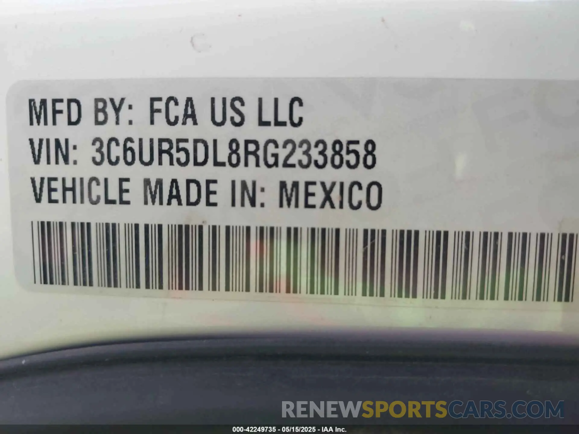 9 fotografías del automóvil dañado 3C6UR5DL8RG233858 RAM 2500 2024