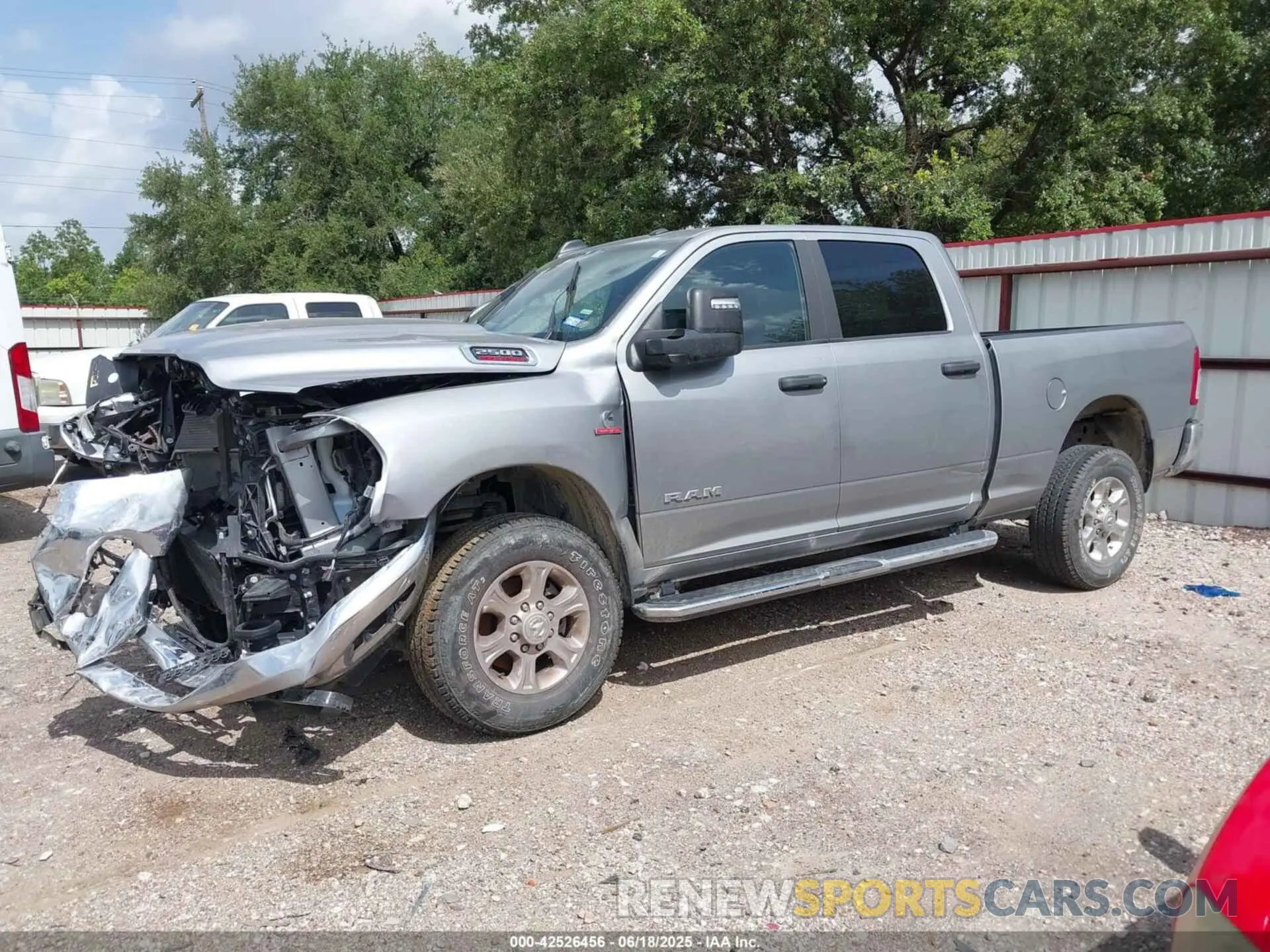 15 fotografías del automóvil dañado 3C6UR5DL8RG343566 RAM 2500 2024