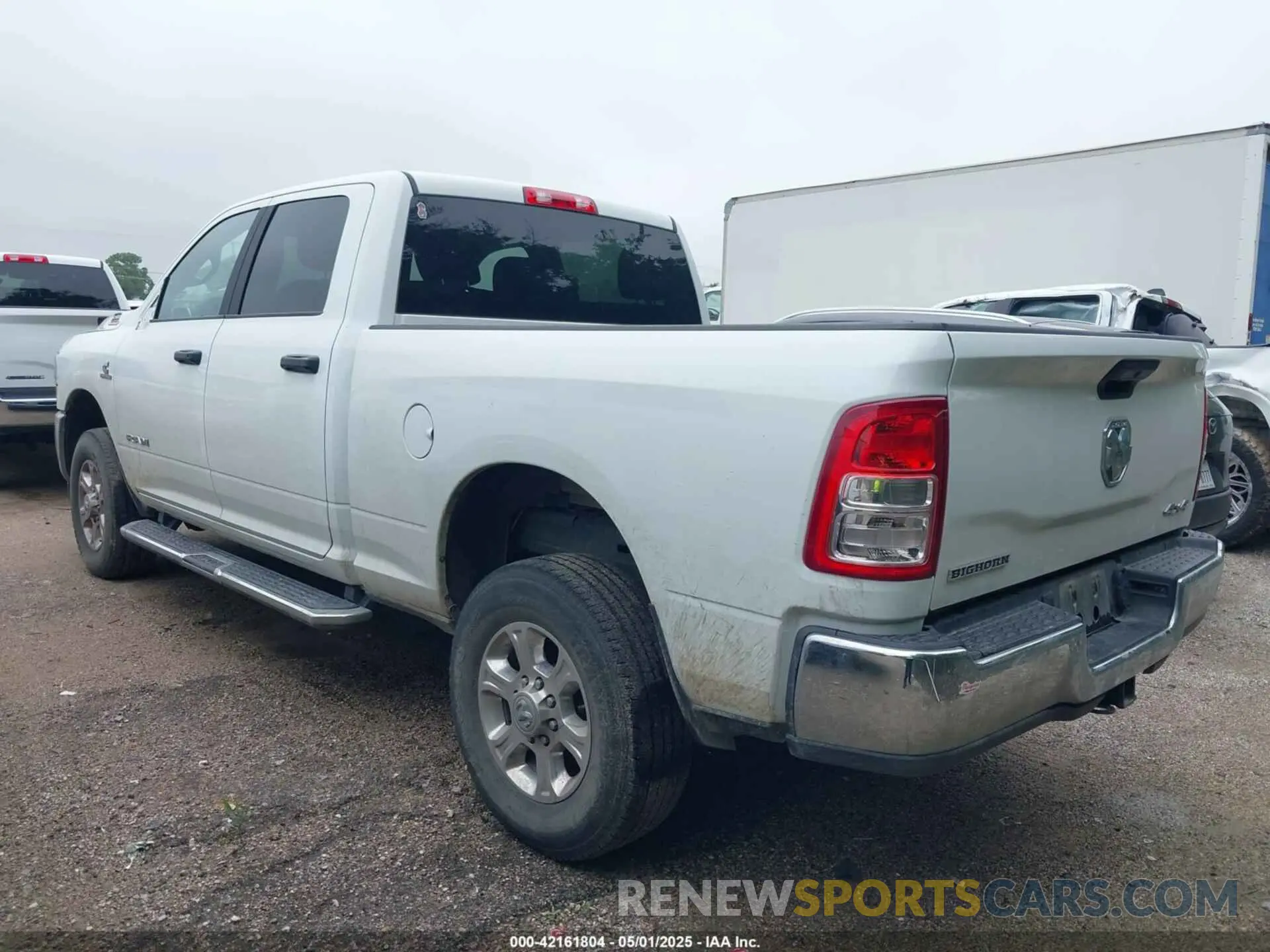 3 fotografías del automóvil dañado 3C6UR5DL9RG283488 RAM 2500 2024