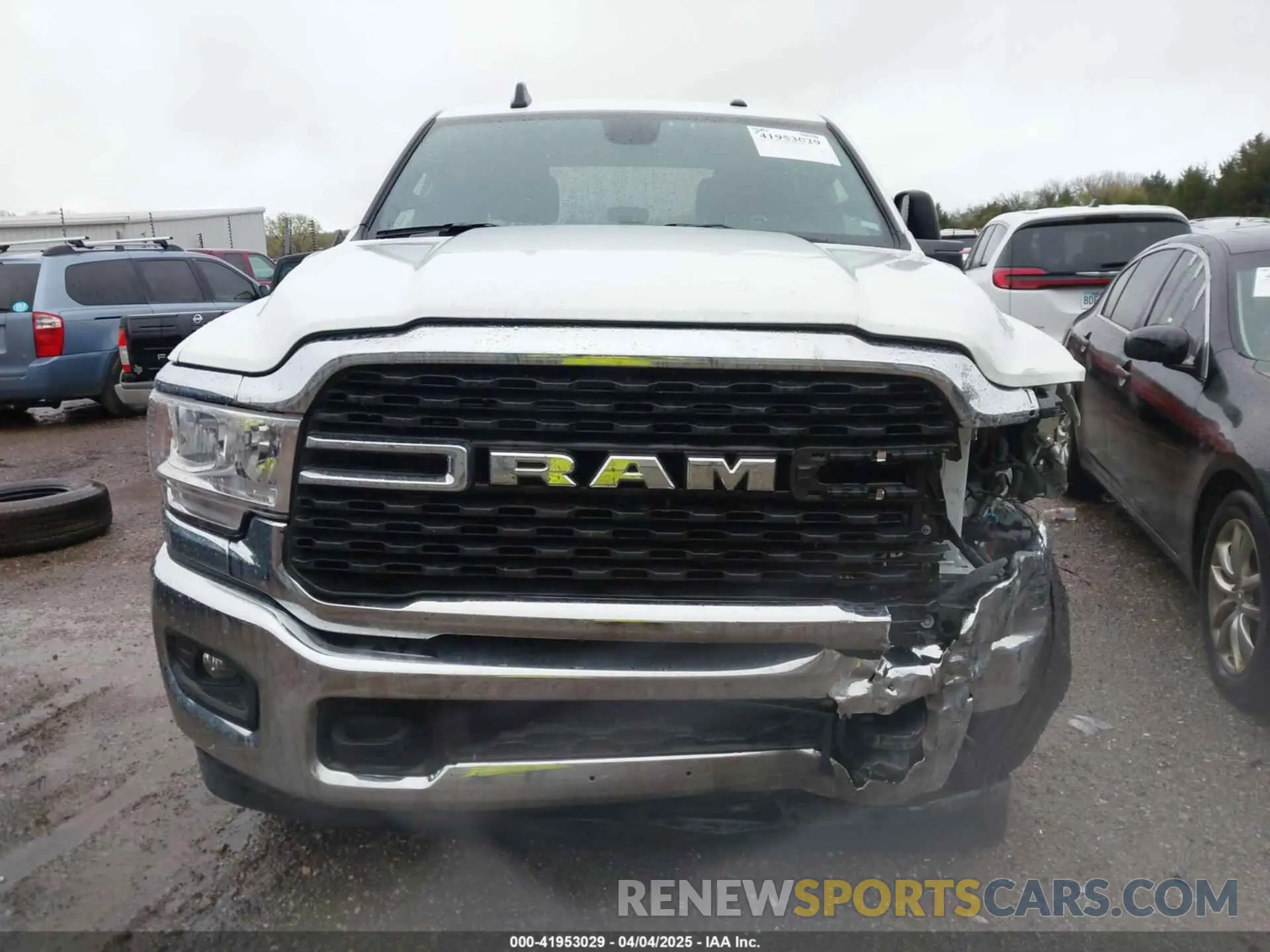 13 fotografías del automóvil dañado 3C6UR5DLXRG303523 RAM 2500 2024