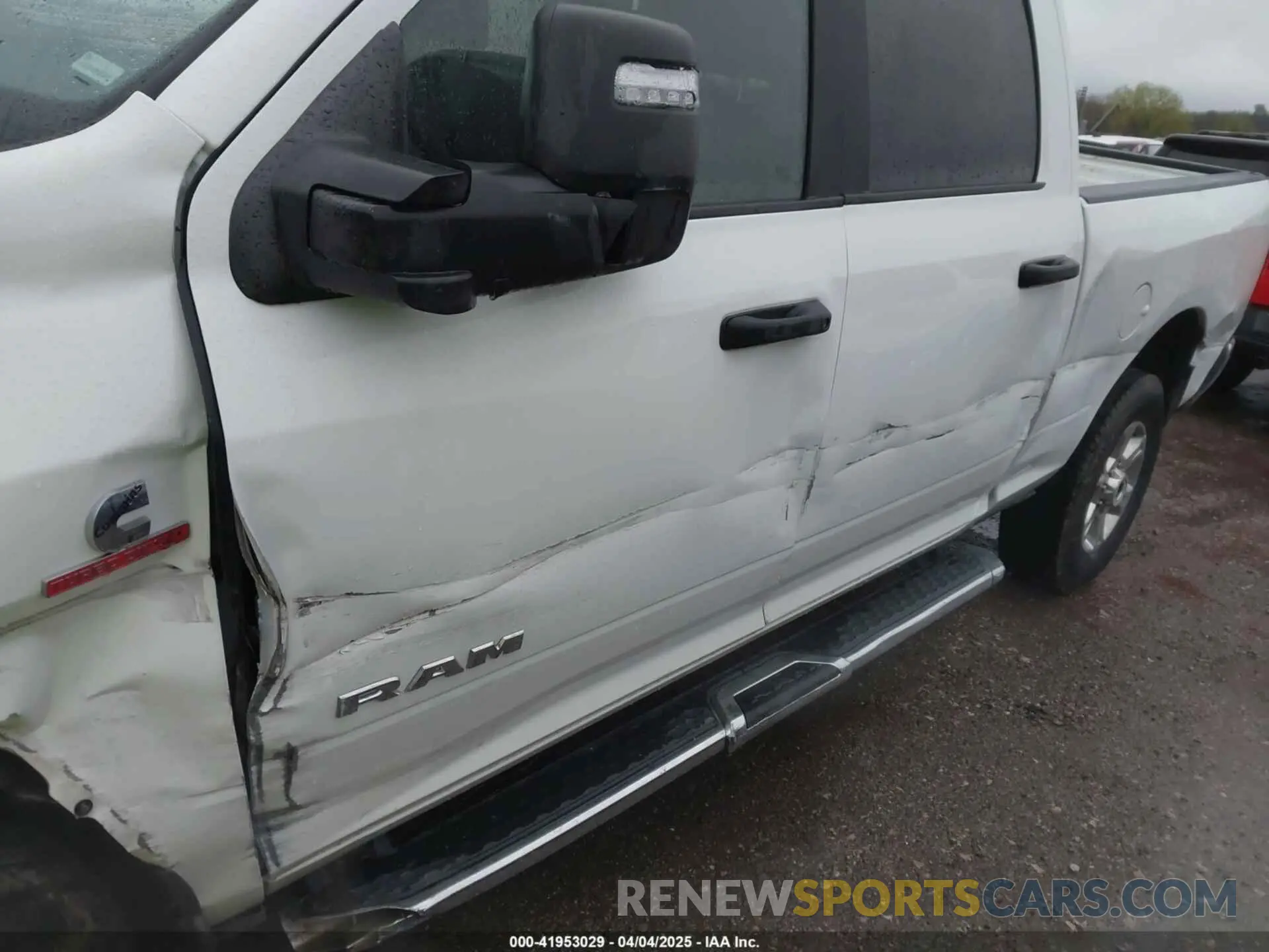 18 fotografías del automóvil dañado 3C6UR5DLXRG303523 RAM 2500 2024