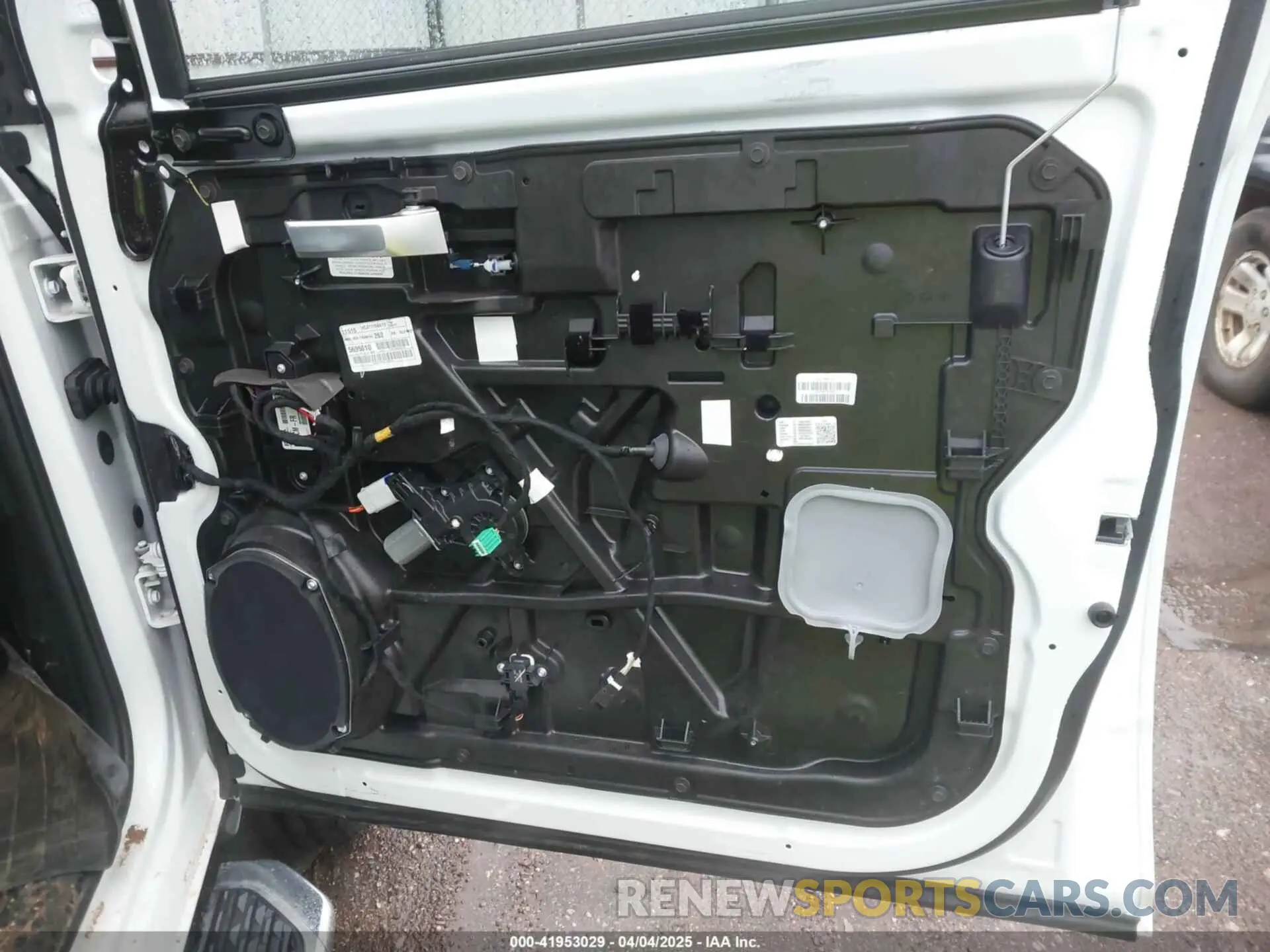 20 fotografías del automóvil dañado 3C6UR5DLXRG303523 RAM 2500 2024