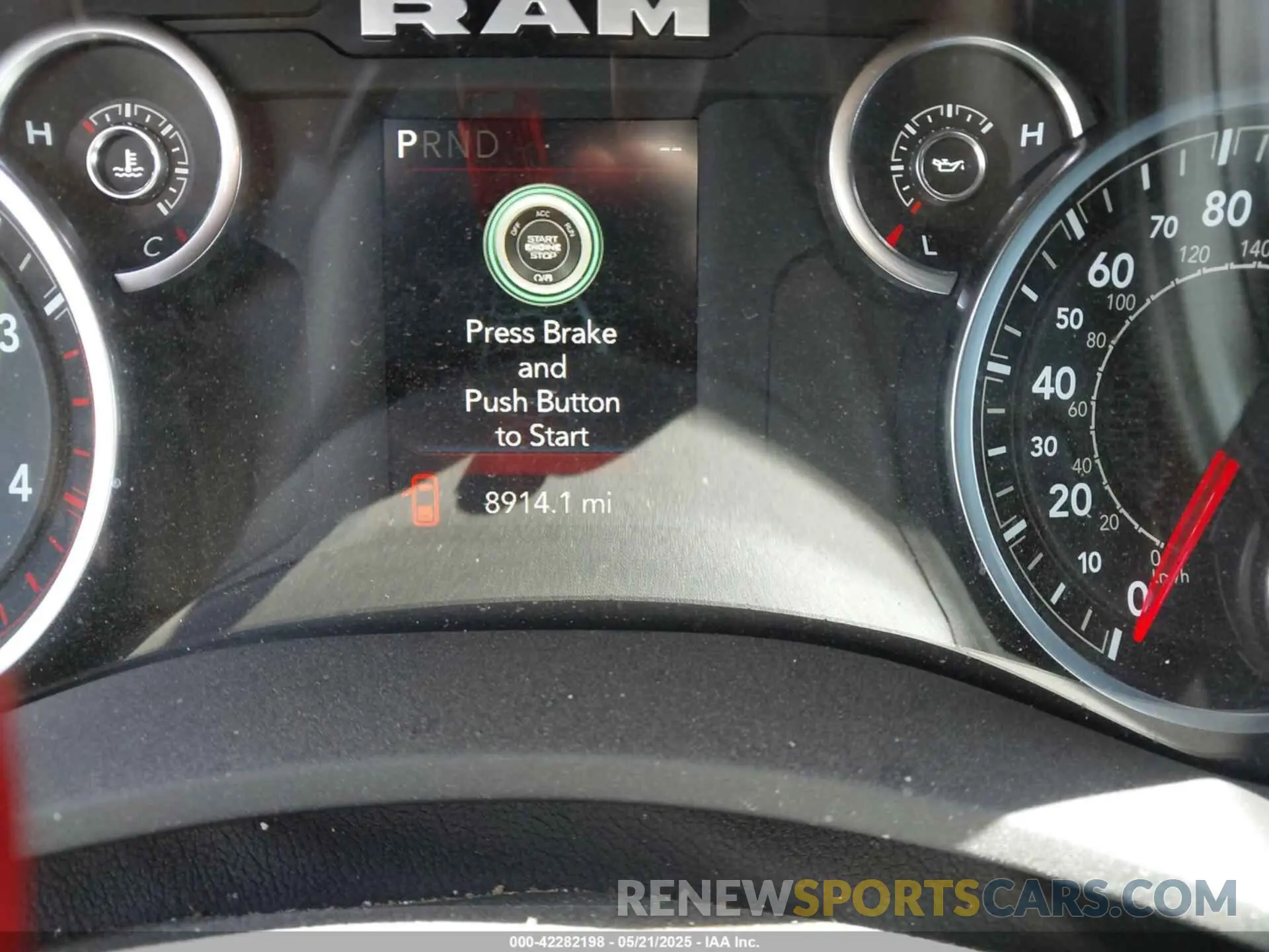 15 fotografías del automóvil dañado 3C6UR5DLXRG322170 RAM 2500 2024