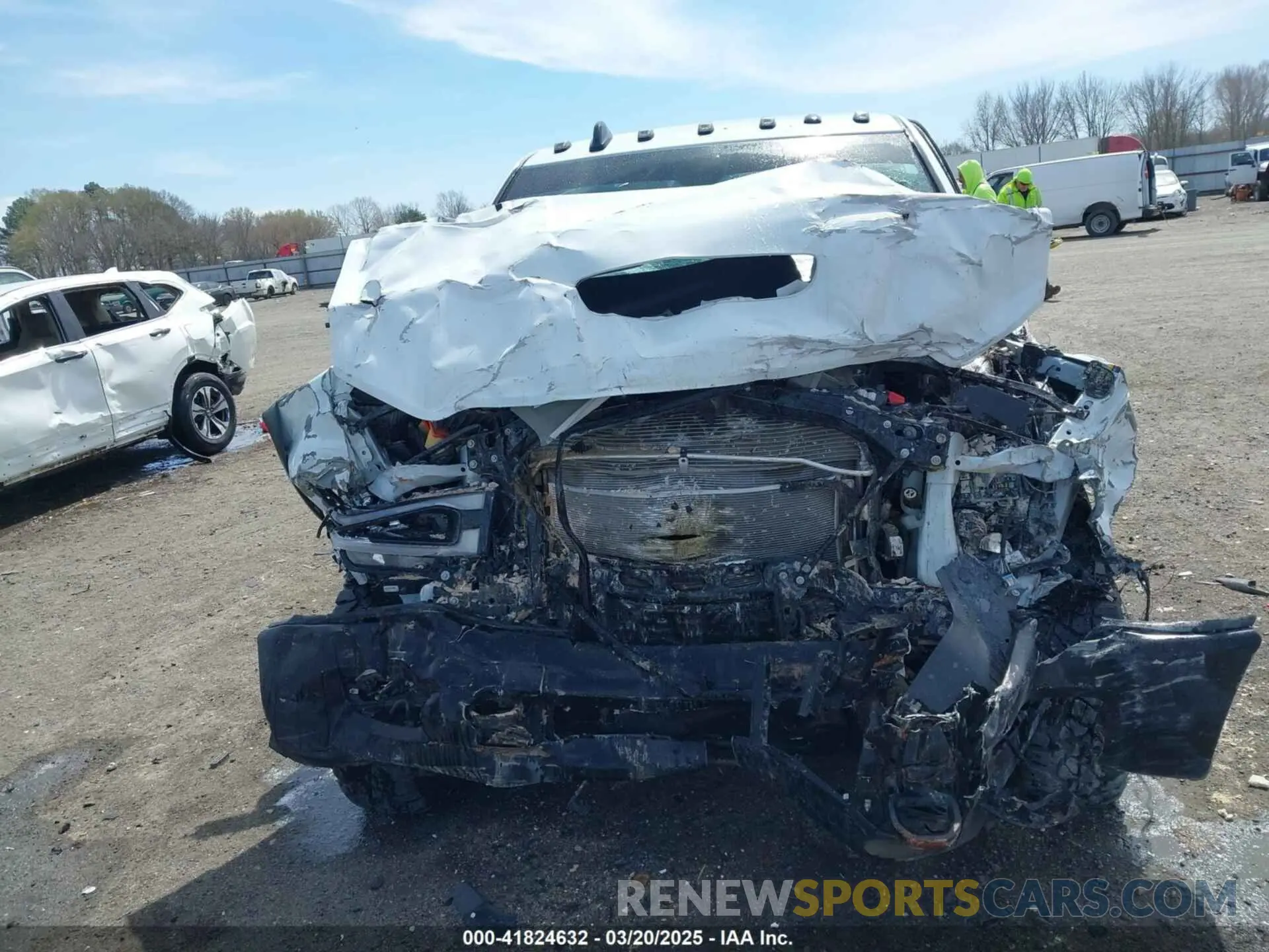 12 fotografías del automóvil dañado 3C6UR5EJ2RG278405 RAM 2500 2024