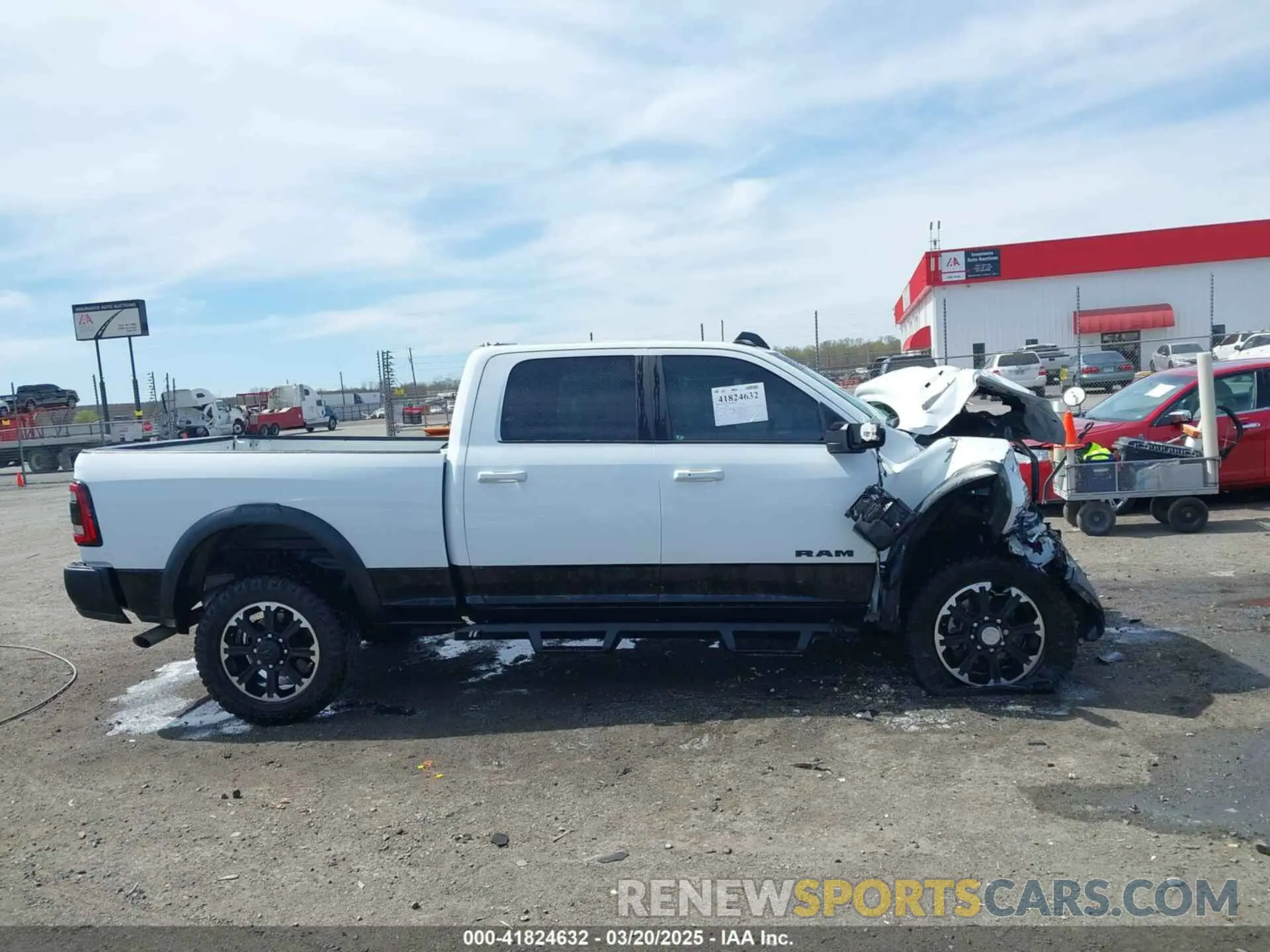13 fotografías del automóvil dañado 3C6UR5EJ2RG278405 RAM 2500 2024