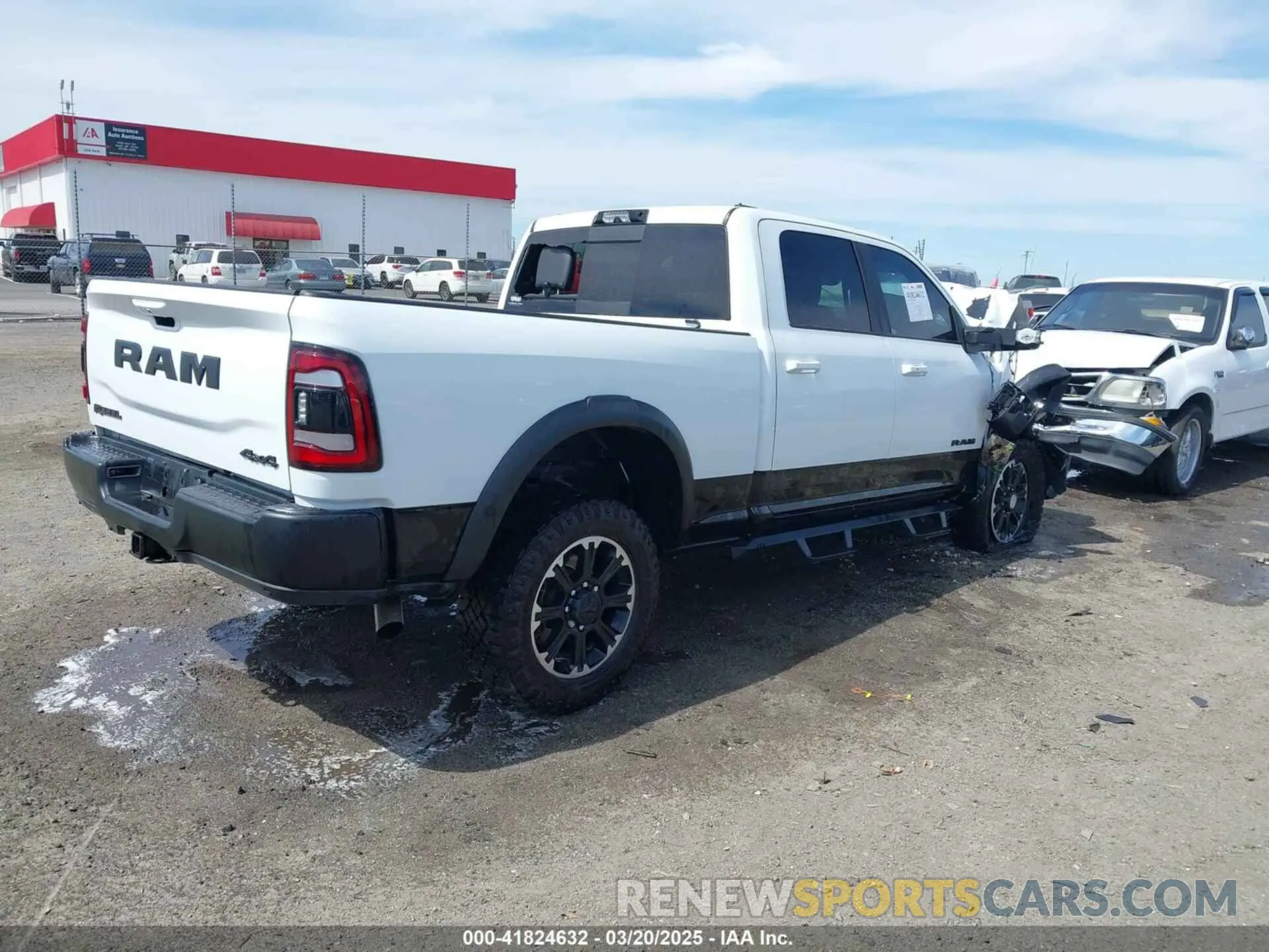 4 fotografías del automóvil dañado 3C6UR5EJ2RG278405 RAM 2500 2024
