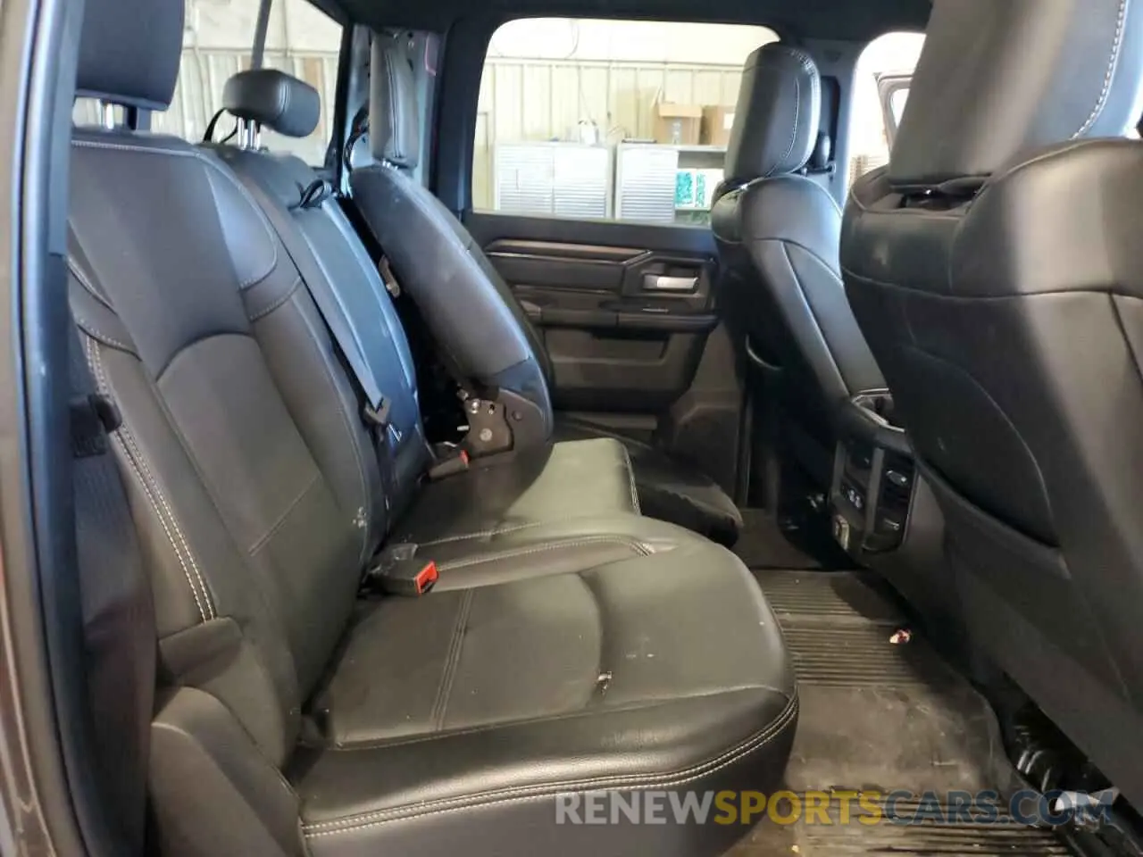10 fotografías del automóvil dañado 3C6UR5EJ6RG160289 RAM 2500 2024