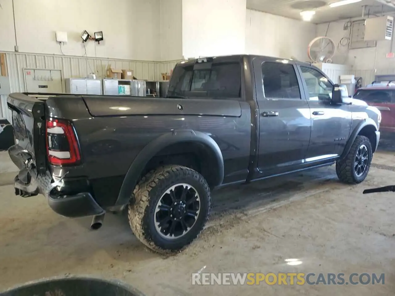 3 fotografías del automóvil dañado 3C6UR5EJ6RG160289 RAM 2500 2024