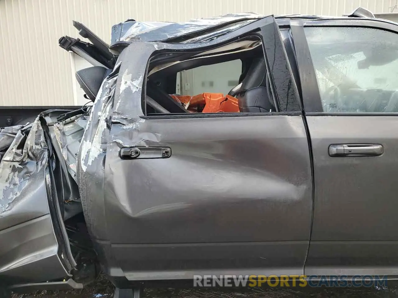 10 fotografías del automóvil dañado 3C6UR5FJ2RG223788 RAM 2500 2024