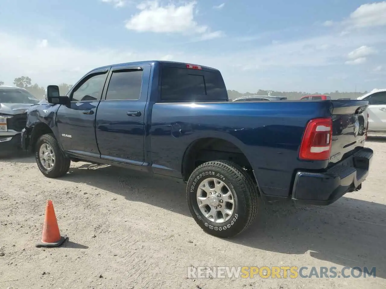 2 fotografías del automóvil dañado 3C6UR5FJ3RG351408 RAM 2500 2024