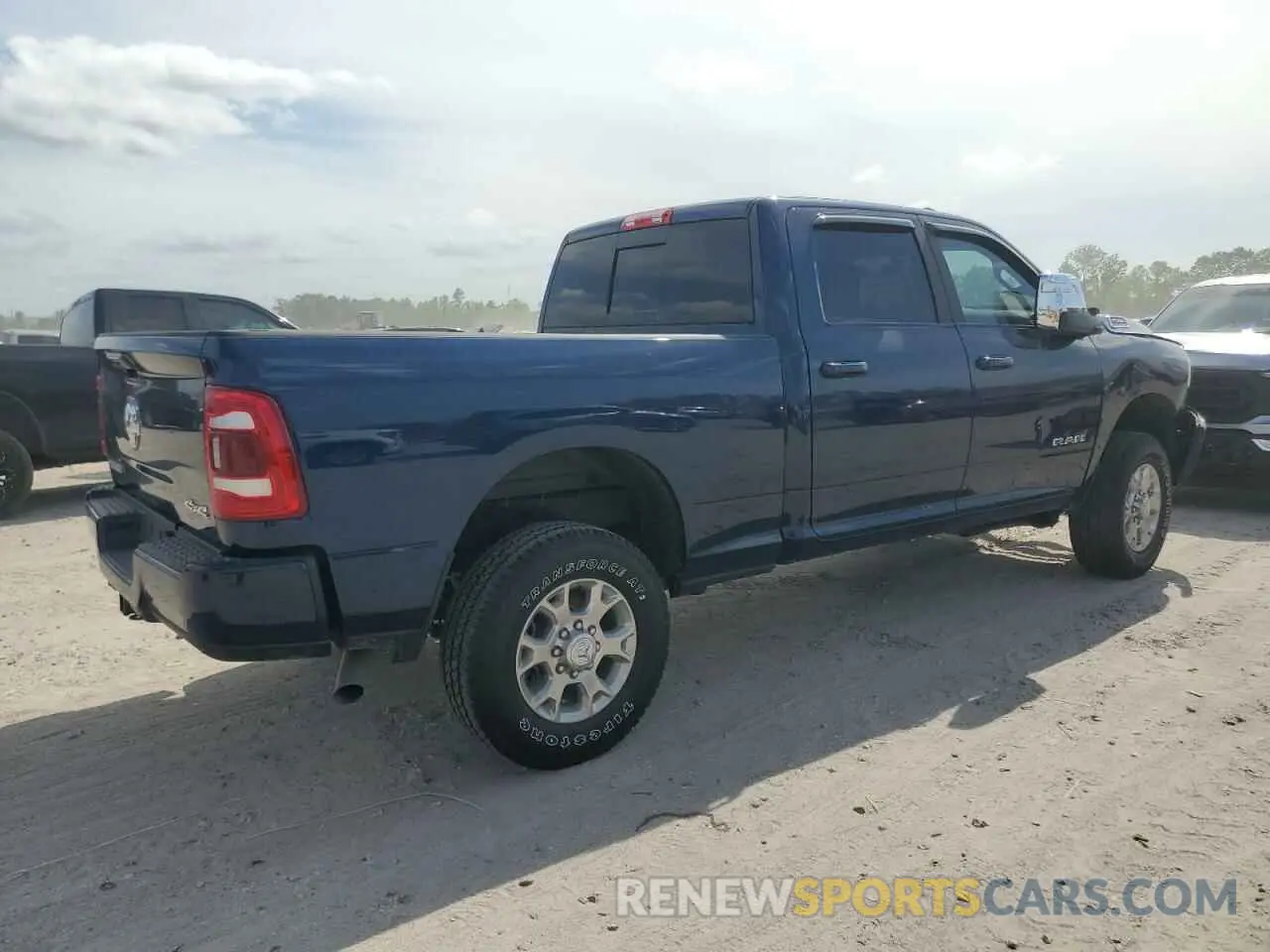 3 fotografías del automóvil dañado 3C6UR5FJ3RG351408 RAM 2500 2024