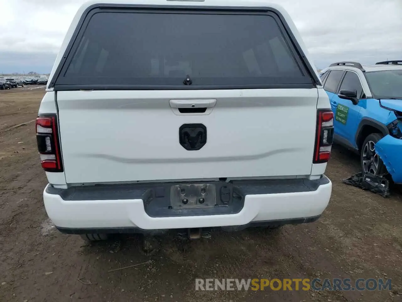 6 fotografías del automóvil dañado 3C6UR5FJ6RG144334 RAM 2500 2024