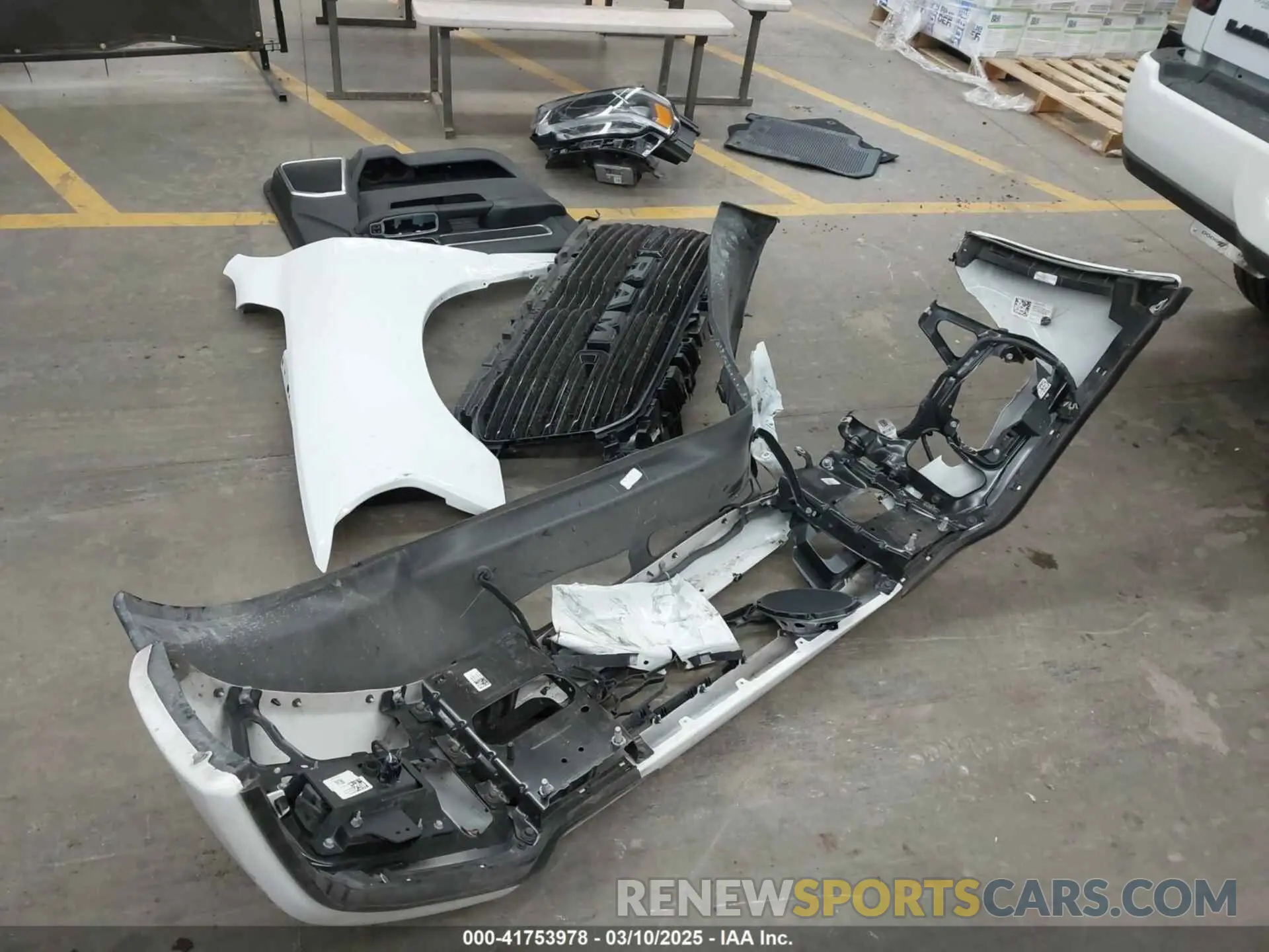 12 fotografías del automóvil dañado 3C6UR5FJ7RG143466 RAM 2500 2024