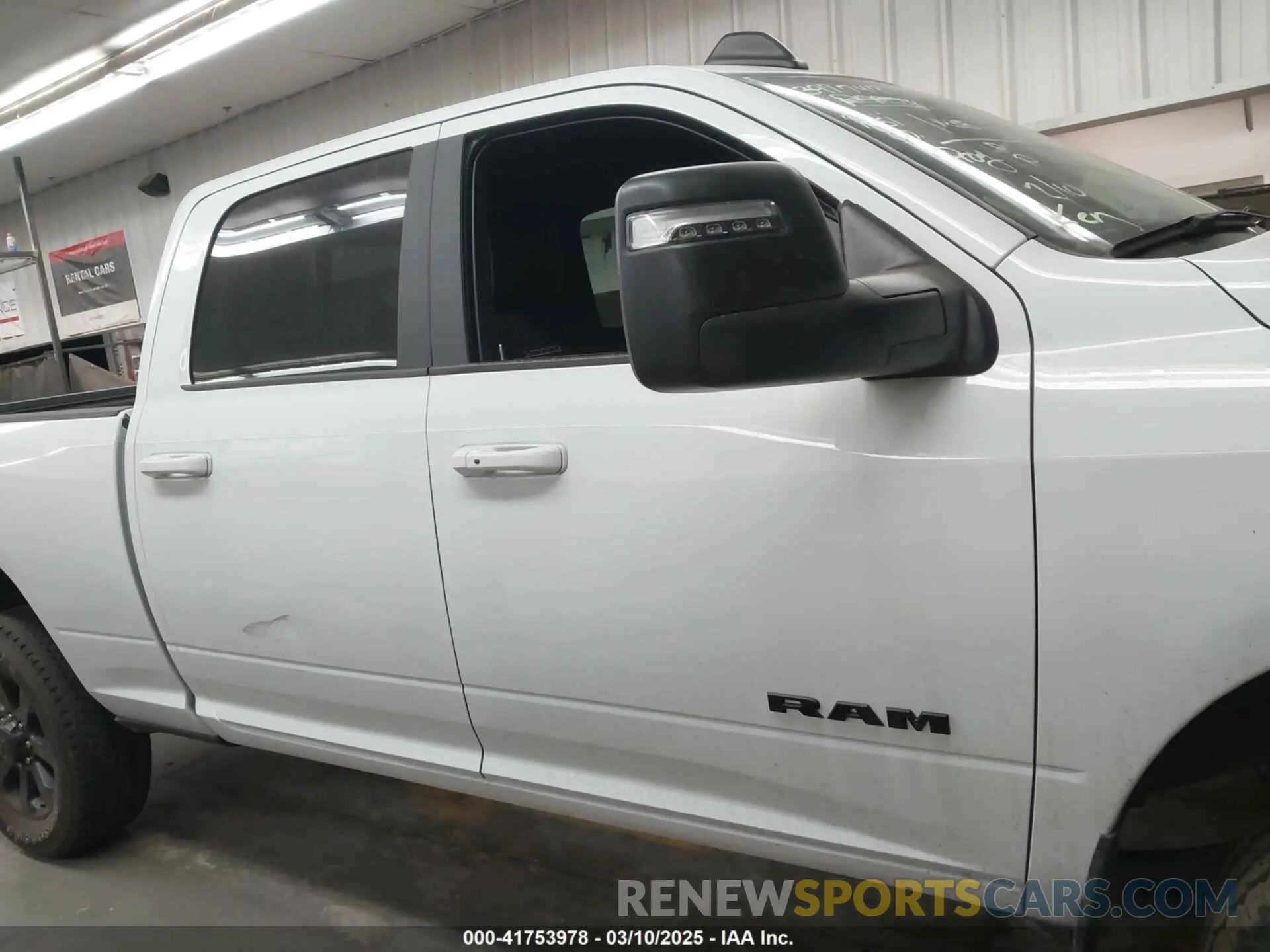 14 fotografías del automóvil dañado 3C6UR5FJ7RG143466 RAM 2500 2024
