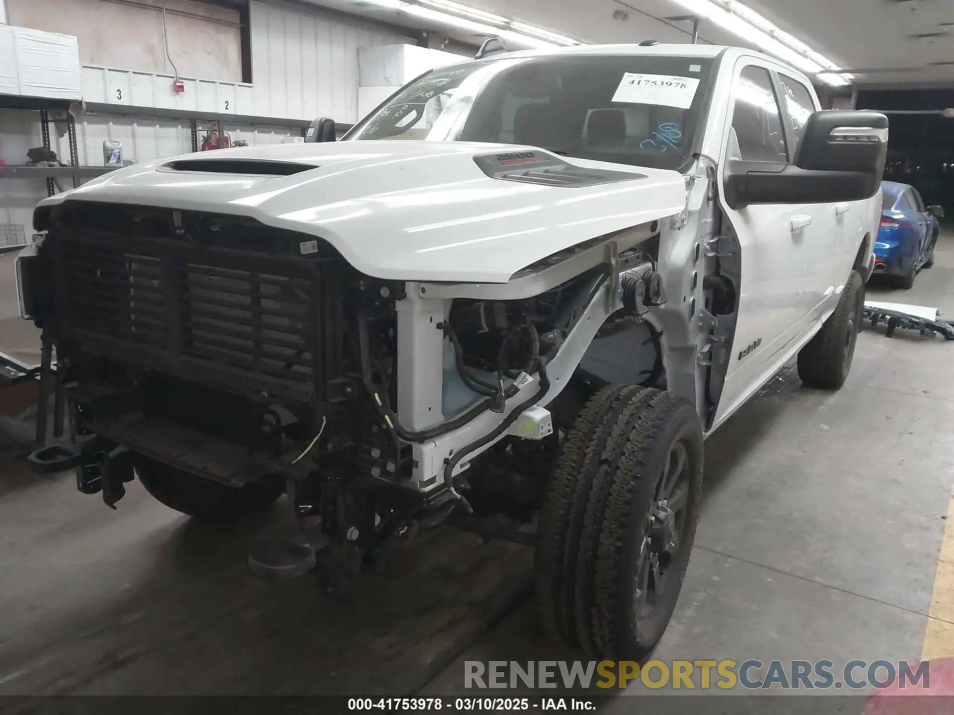 2 fotografías del automóvil dañado 3C6UR5FJ7RG143466 RAM 2500 2024