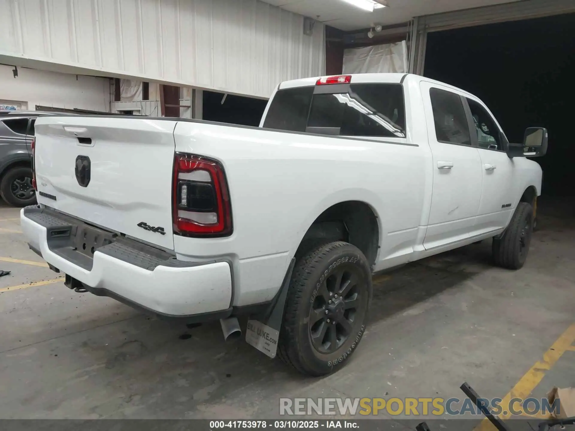 4 fotografías del automóvil dañado 3C6UR5FJ7RG143466 RAM 2500 2024