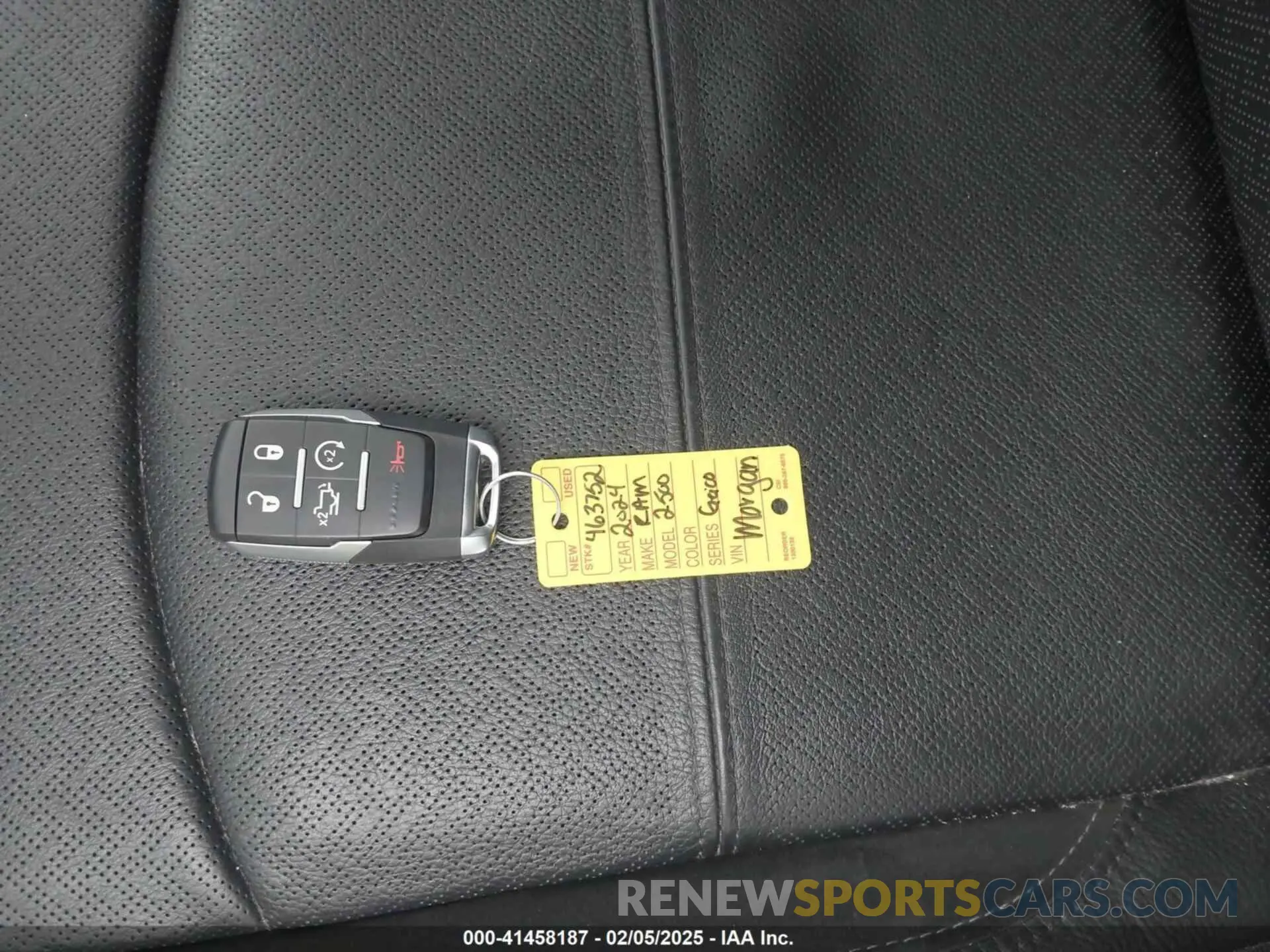 11 fotografías del automóvil dañado 3C6UR5FL1RG252877 RAM 2500 2024