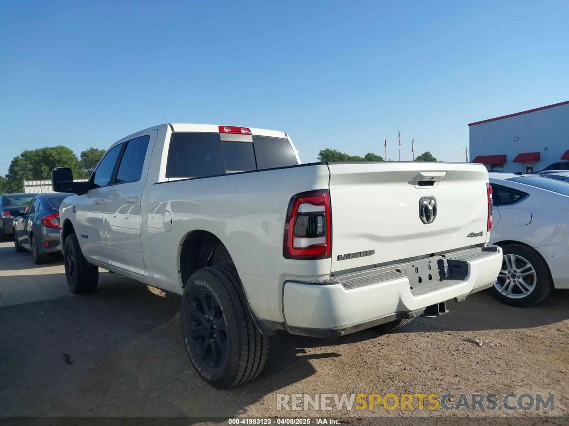14 fotografías del automóvil dañado 3C6UR5FL3RG312836 RAM 2500 2024