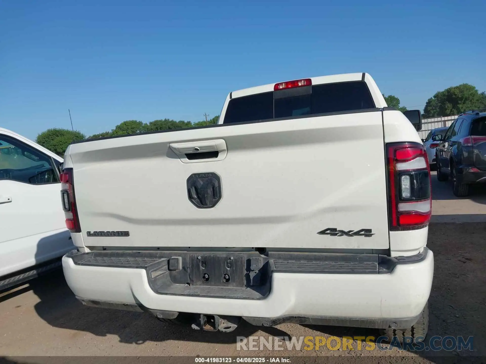 16 fotografías del automóvil dañado 3C6UR5FL3RG312836 RAM 2500 2024
